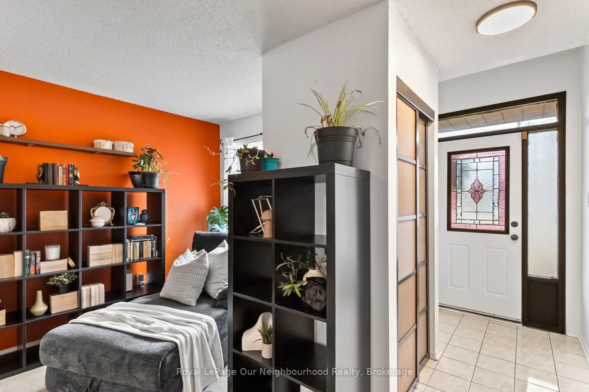 Photo 7 of 61 Fry Crescent, Clarington, Bowmanville — HOMEH