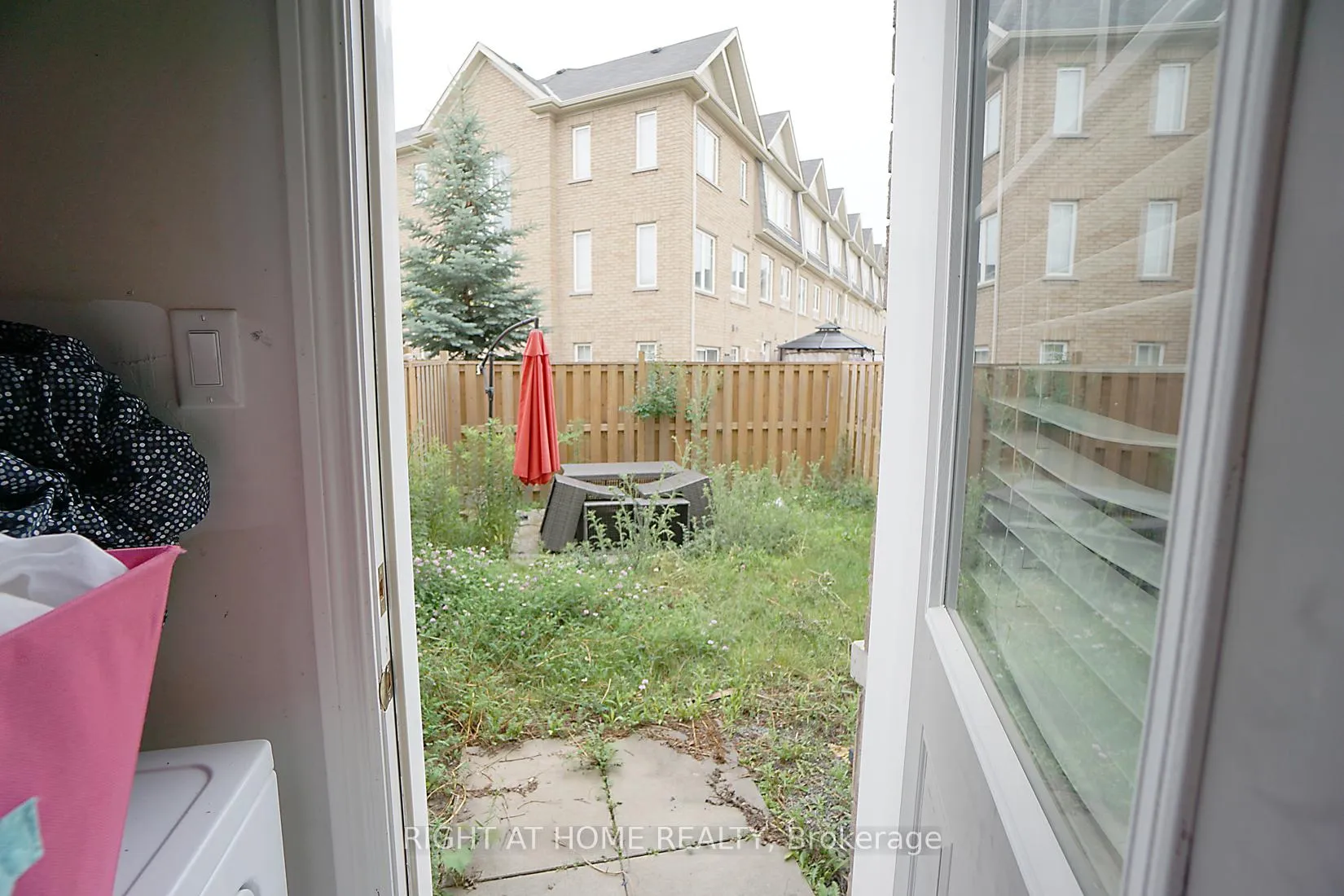 Photo 9 of 15 Magdalene Crescent, Brampton, Heart Lake — HOMEH