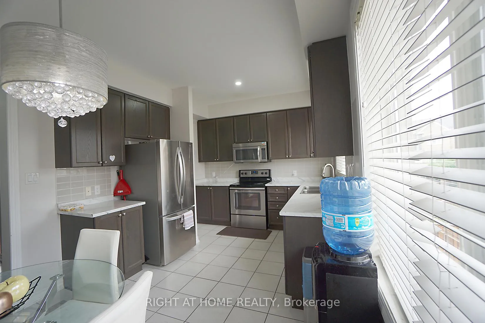 Photo 14 of 15 Magdalene Crescent, Brampton, Heart Lake — HOMEH