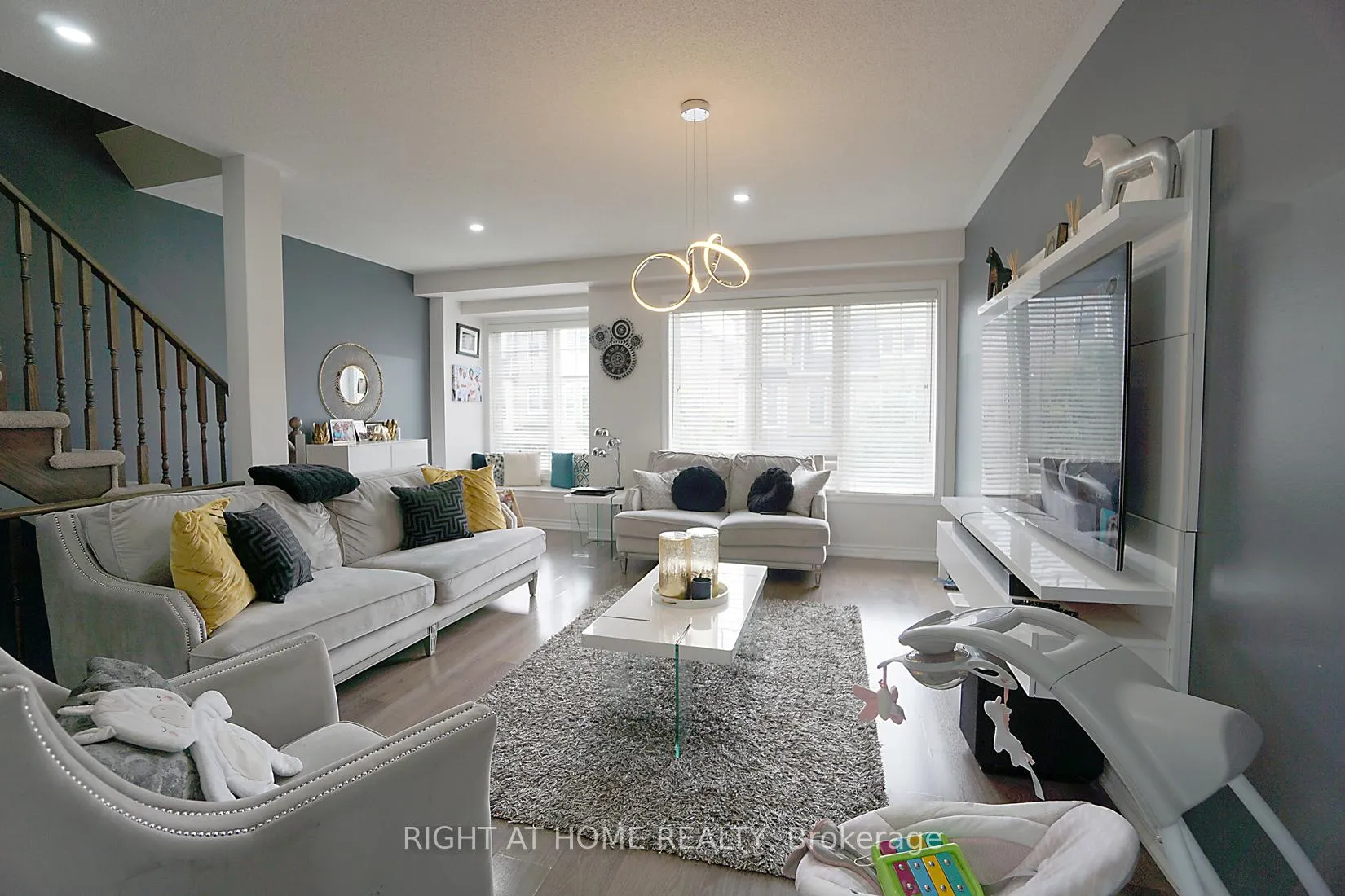 Photo 18 of 15 Magdalene Crescent, Brampton, Heart Lake — HOMEH