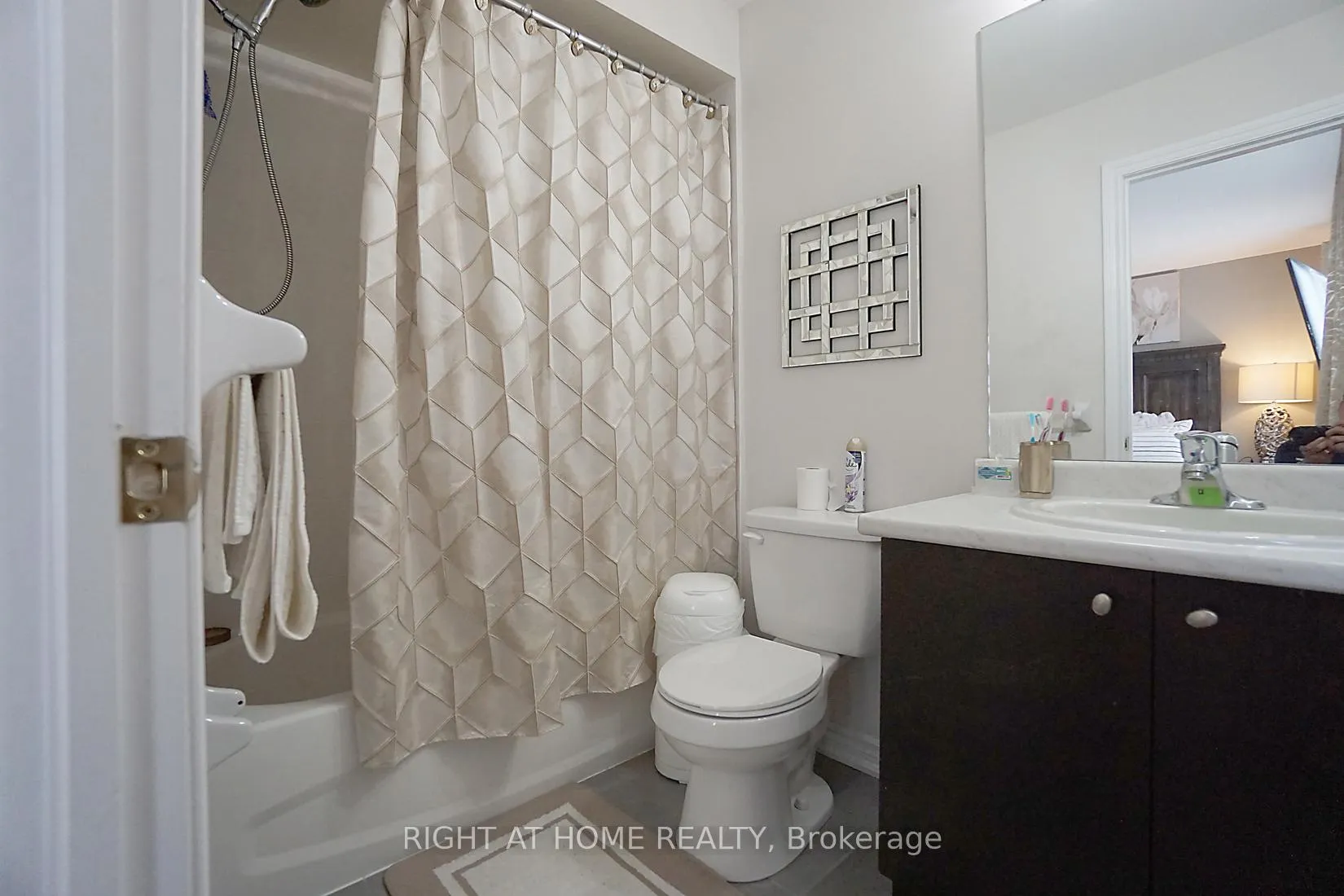 Photo 21 of 15 Magdalene Crescent, Brampton, Heart Lake — HOMEH