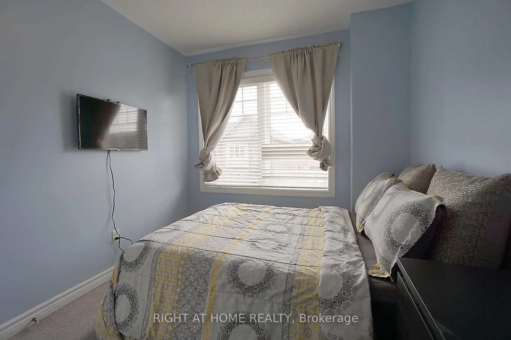 Photo 25 of 15 Magdalene Crescent, Brampton, Heart Lake — HOMEH