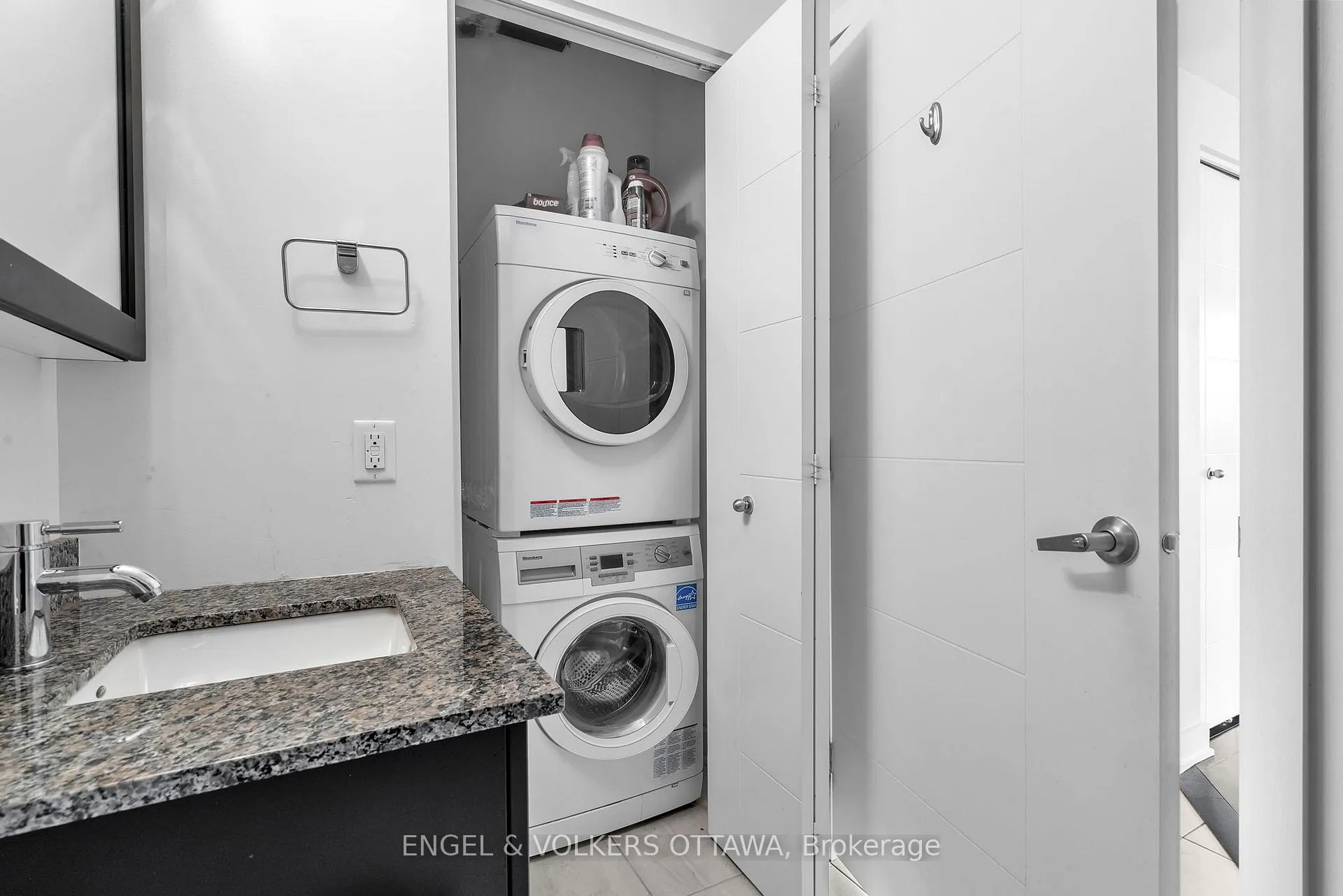 Photo 13 of Unit 905, 40 Nepean Street, Ottawa, Ottawa Centre — HOMEH