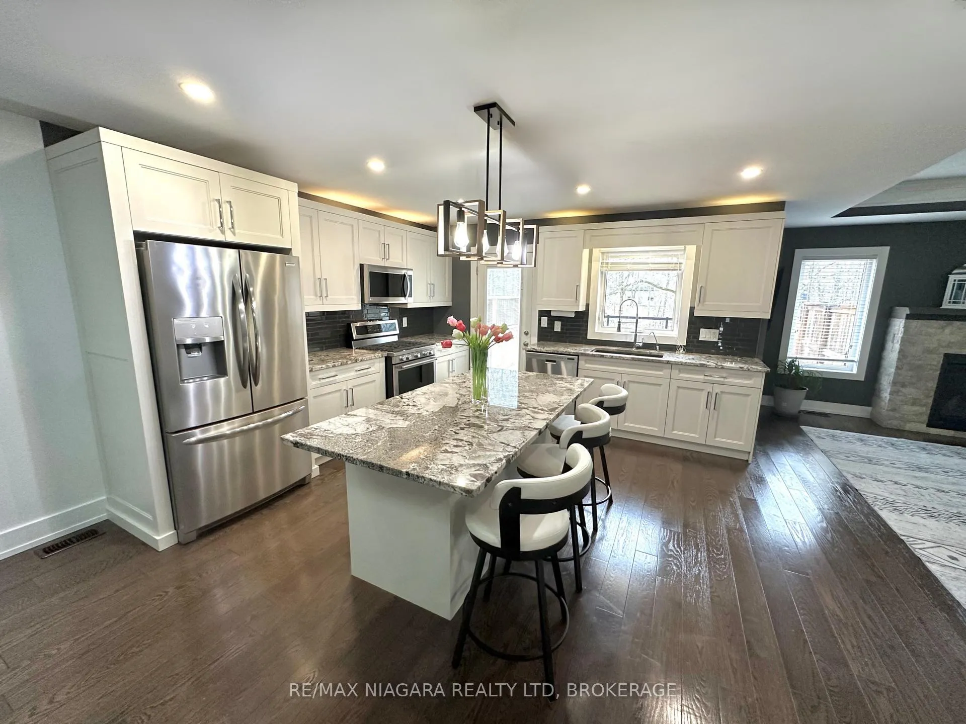 Photo 6 of 30 Renfield Street, Port Colborne, Sugarloaf — HOMEH