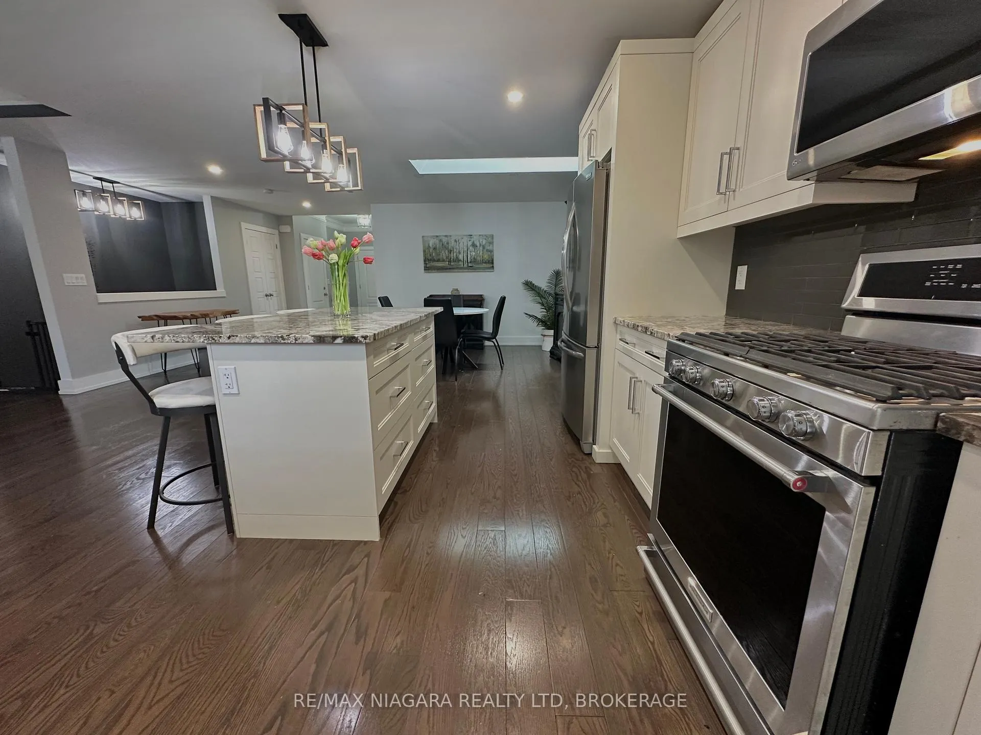 Photo 7 of 30 Renfield Street, Port Colborne, Sugarloaf — HOMEH