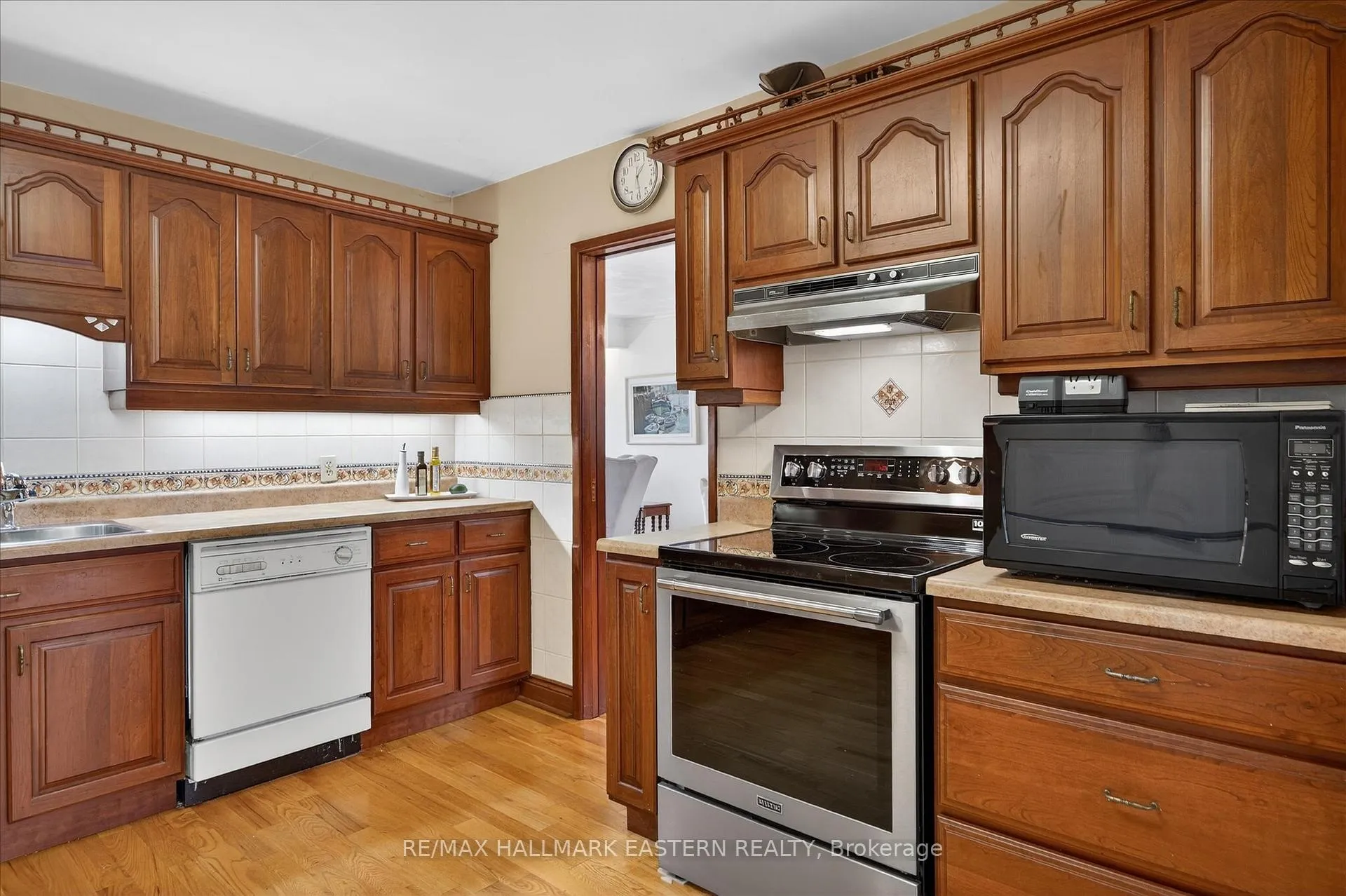 Photo 18 of 143 Ridgewood Road, Peterborough, Monaghan Ward 2 — HOMEH