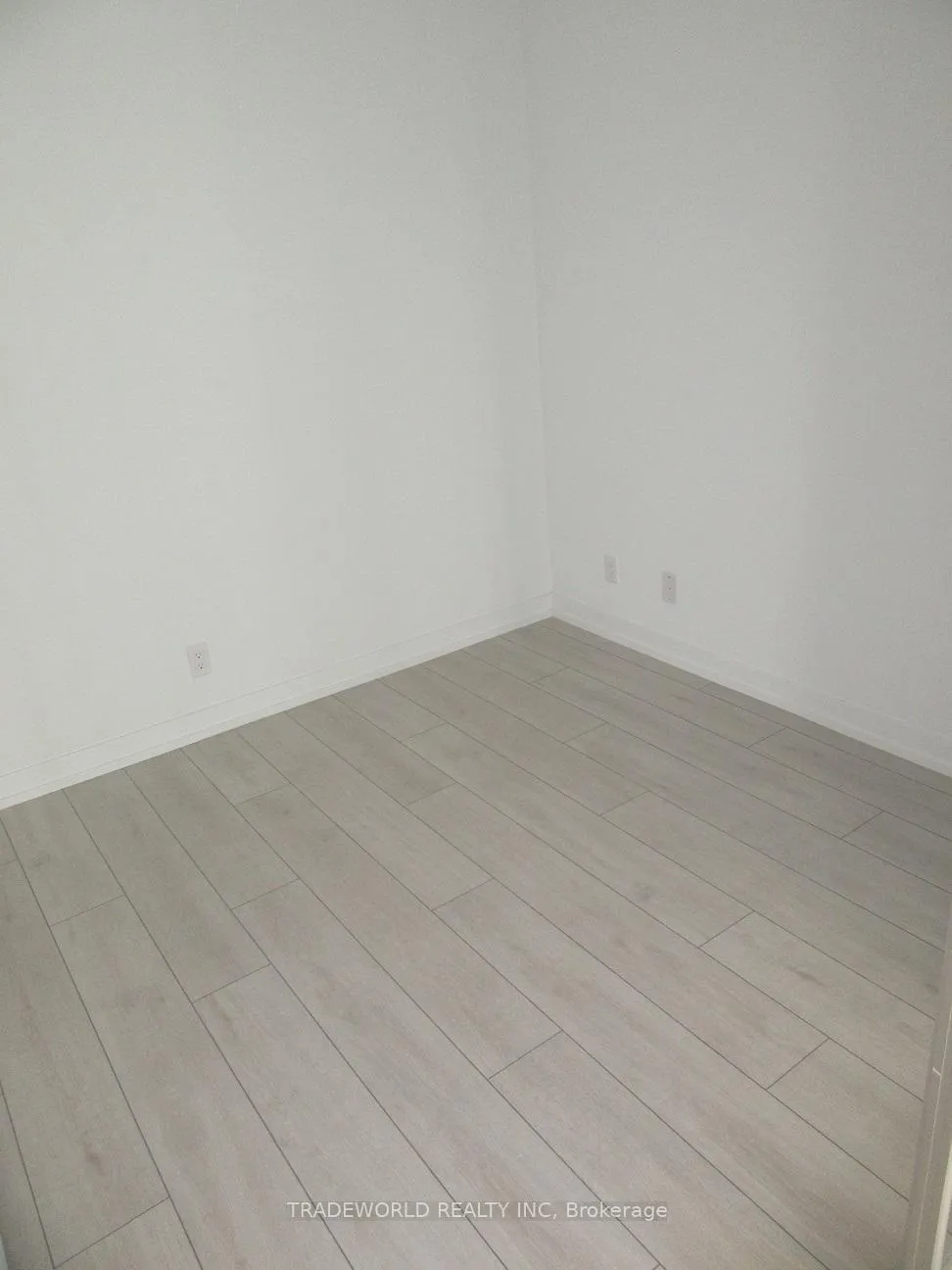 Photo 11 of Unit 805, 5 Buttermill Avenue, Vaughan, Concord — HOMEH