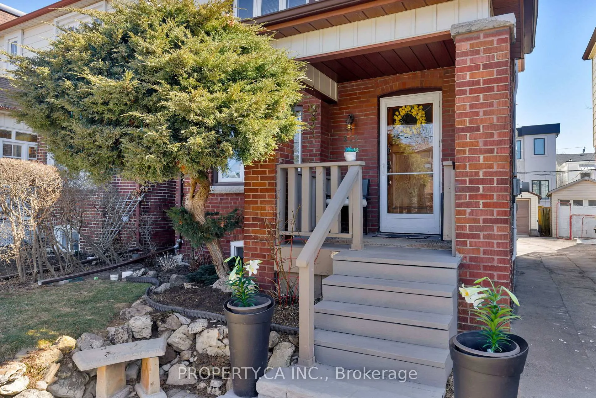 Photo 2 of 313 Monarch Park Avenue, Toronto, Danforth Village-East York — HOMEH