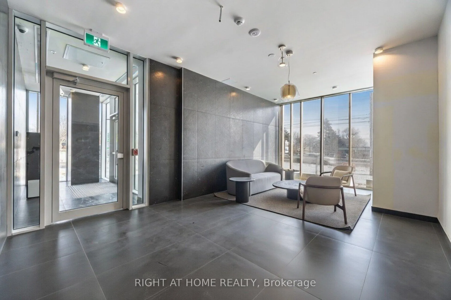 Photo 2 of Unit 2307, 1010 Sandy Beach Road, Pickering, Bay Ridges — HOMEH