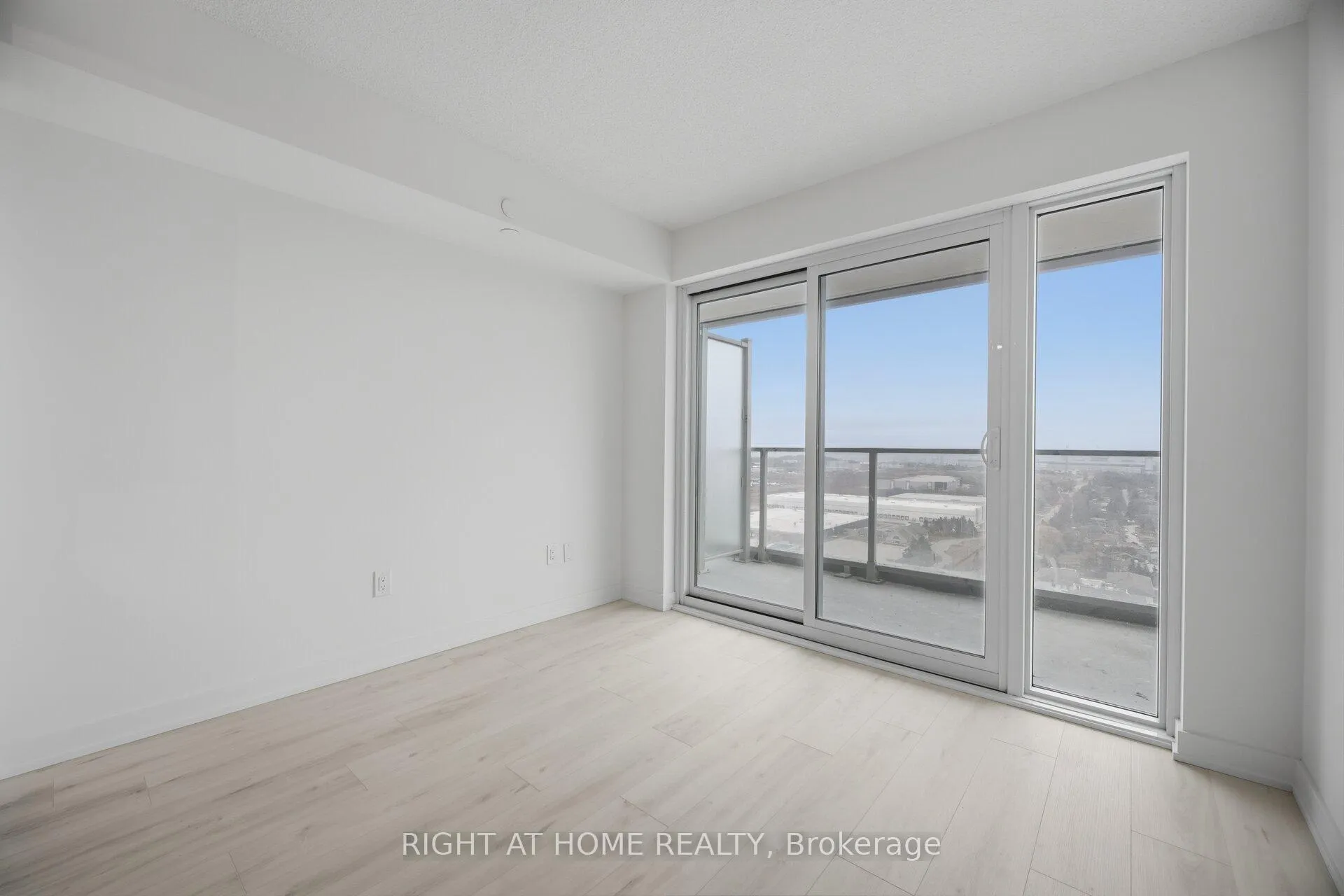 Photo 15 of Unit 2307, 1010 Sandy Beach Road, Pickering, Bay Ridges — HOMEH