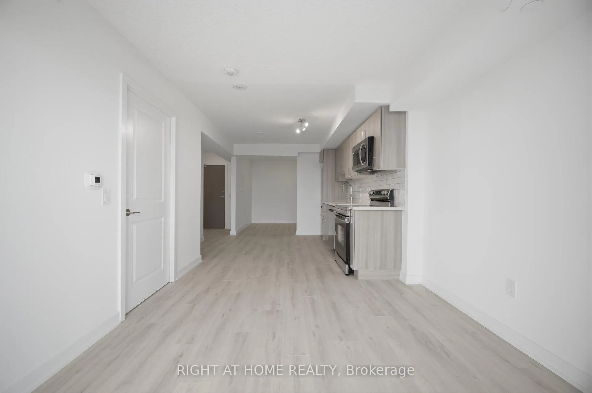 Photo 16 of Unit 2307, 1010 Sandy Beach Road, Pickering, Bay Ridges — HOMEH