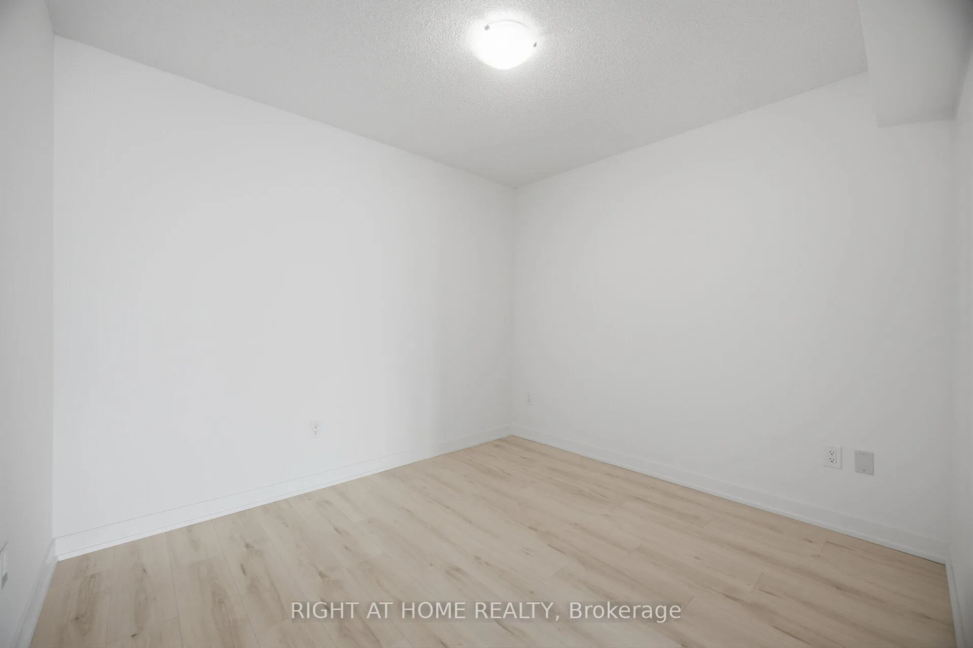 Photo 18 of Unit 2307, 1010 Sandy Beach Road, Pickering, Bay Ridges — HOMEH
