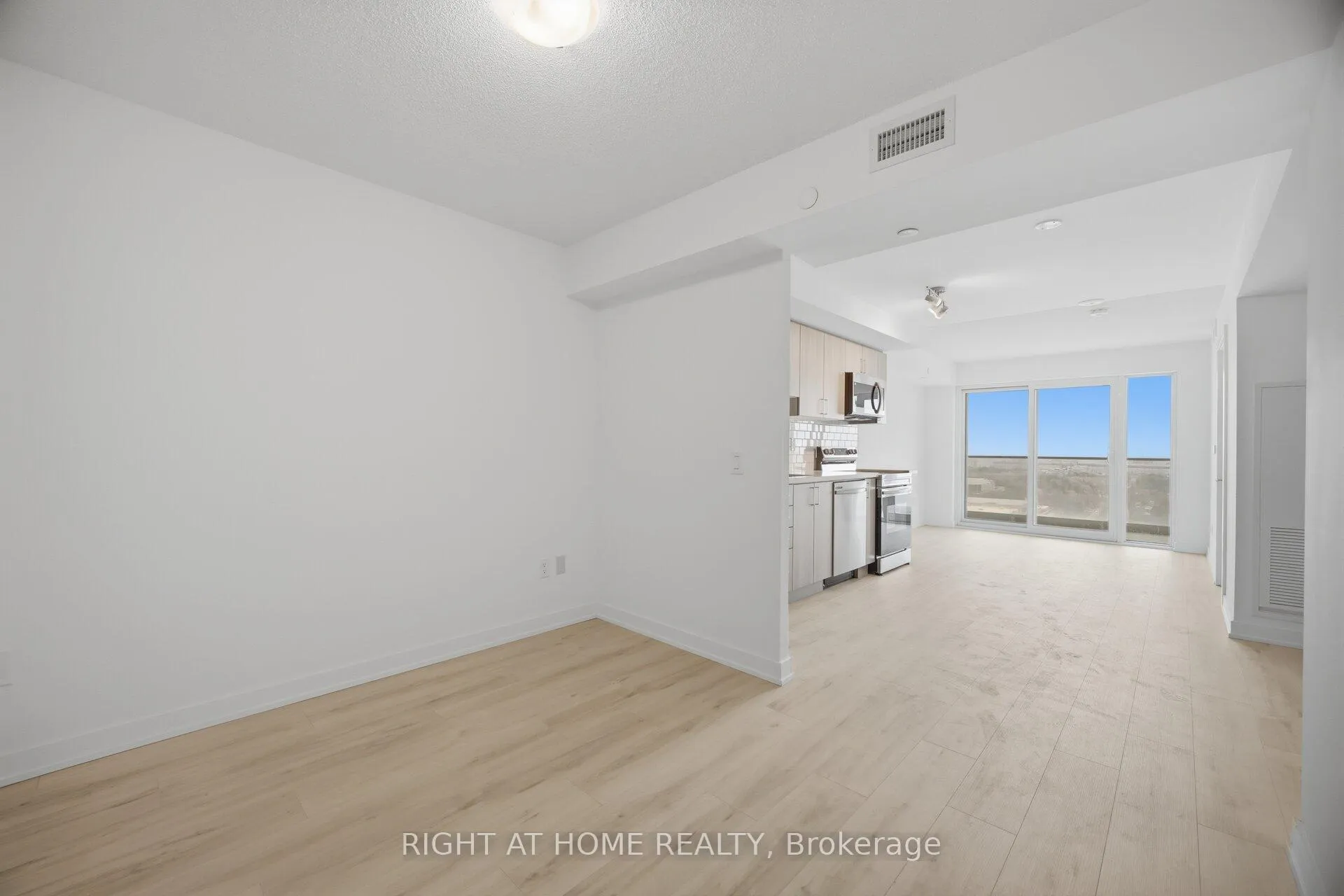 Photo 19 of Unit 2307, 1010 Sandy Beach Road, Pickering, Bay Ridges — HOMEH