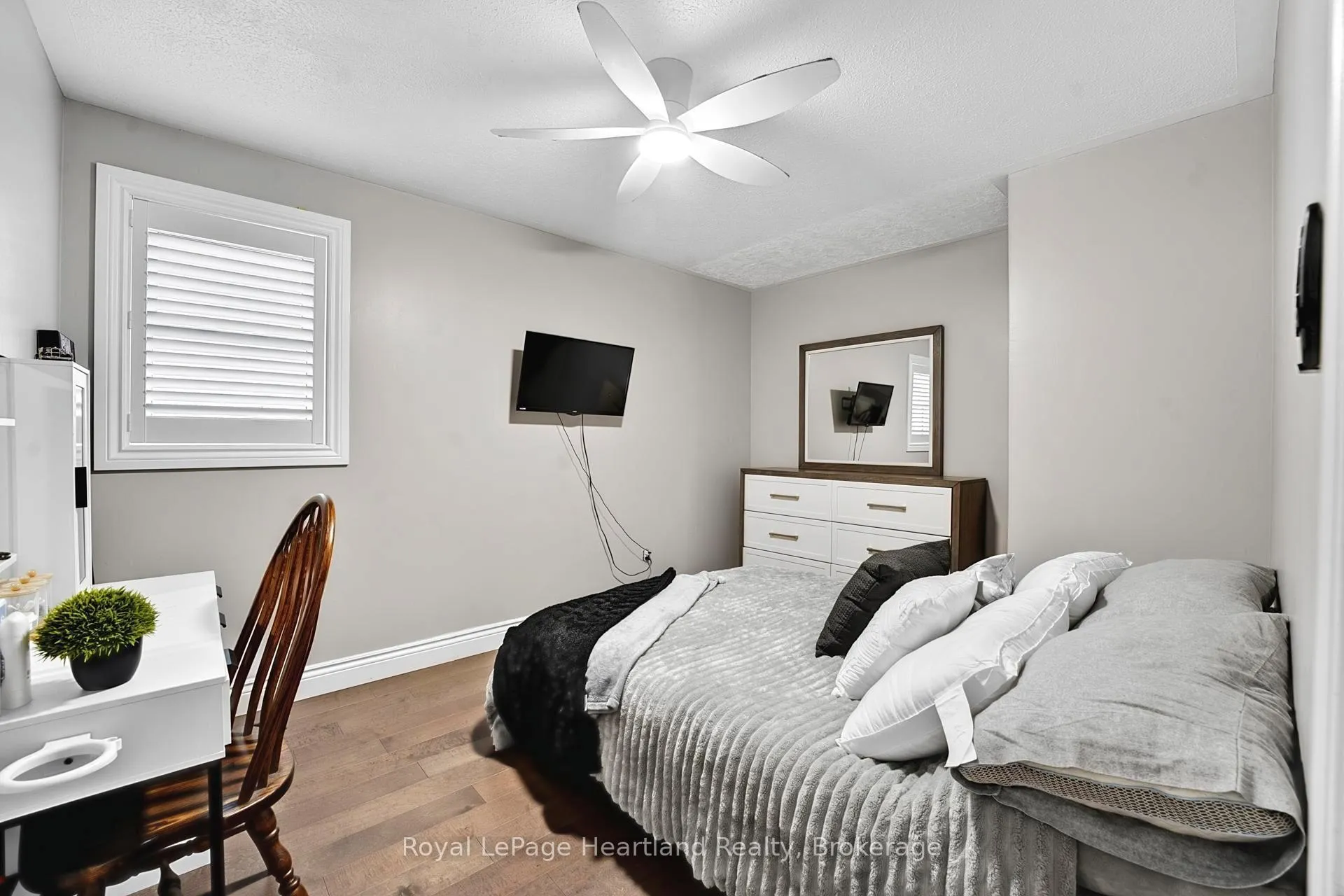 Photo 17 of 20 Crawford Street, North Huron, East Wawanosh — HOMEH