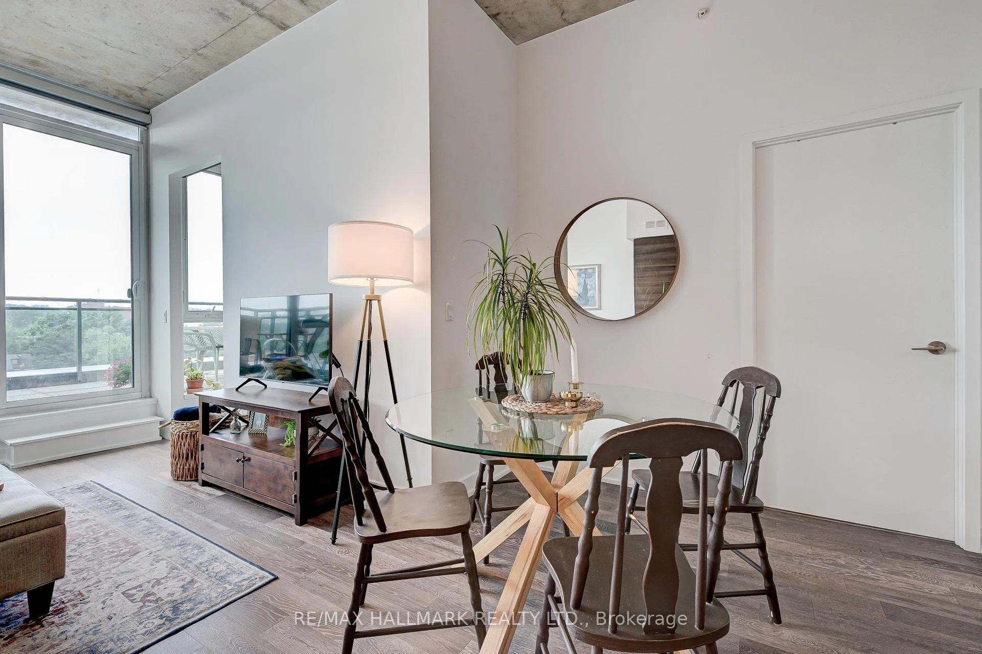 Photo 3 of Unit 813, 1238 Dundas Street E, Toronto, South Riverdale — HOMEH