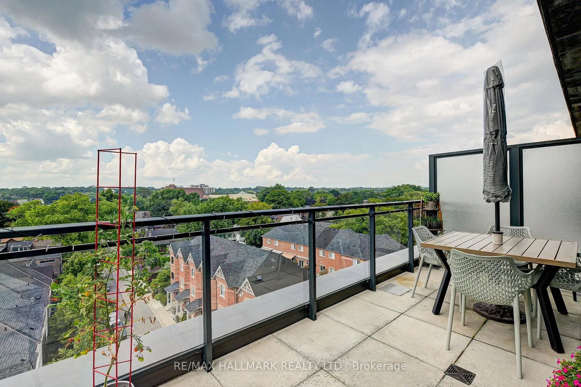 Photo 6 of Unit 813, 1238 Dundas Street E, Toronto, South Riverdale — HOMEH