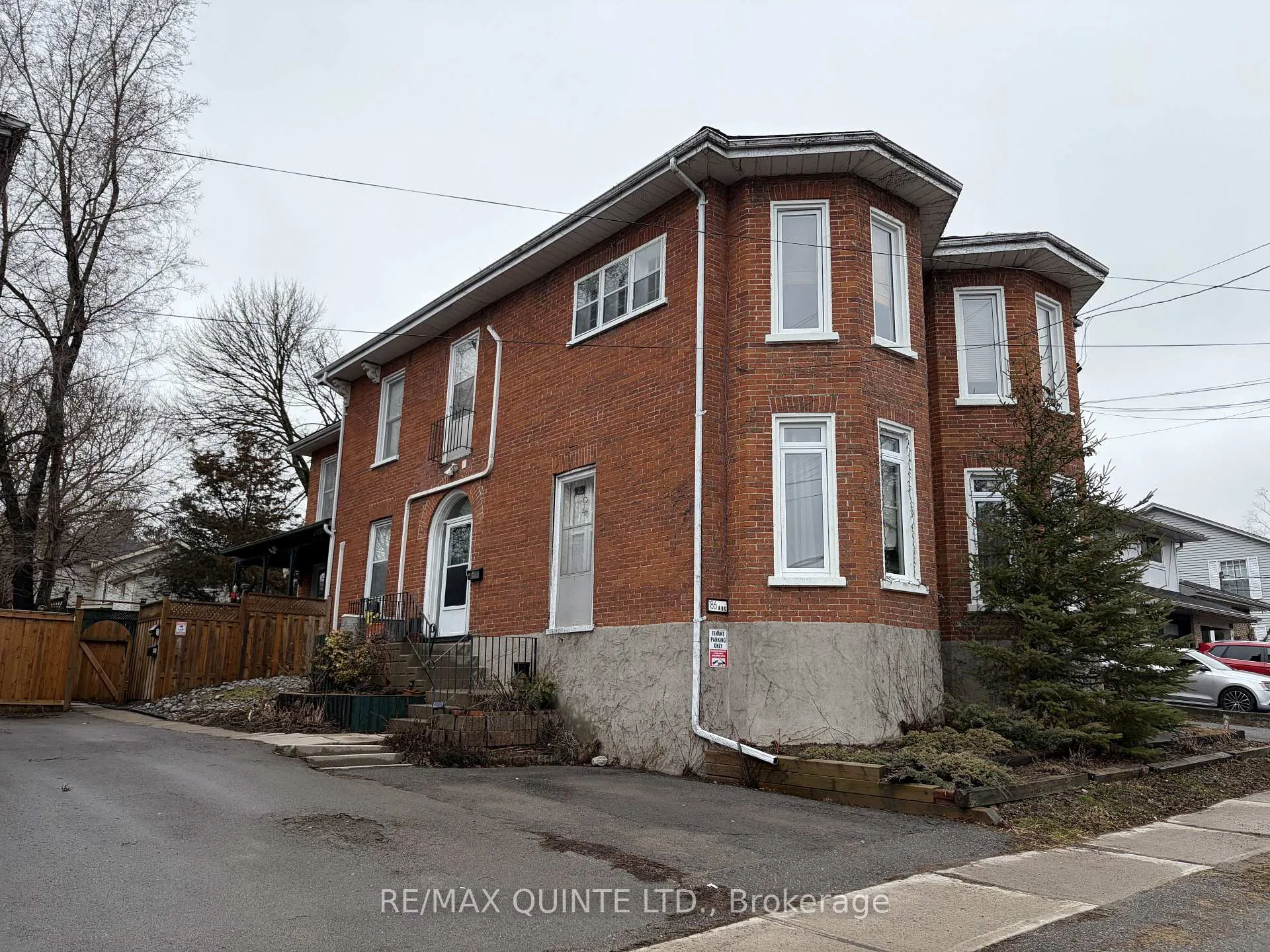 Photo 3 of Unit B, 186 Albert Street, Belleville, Belleville Ward — HOMEH