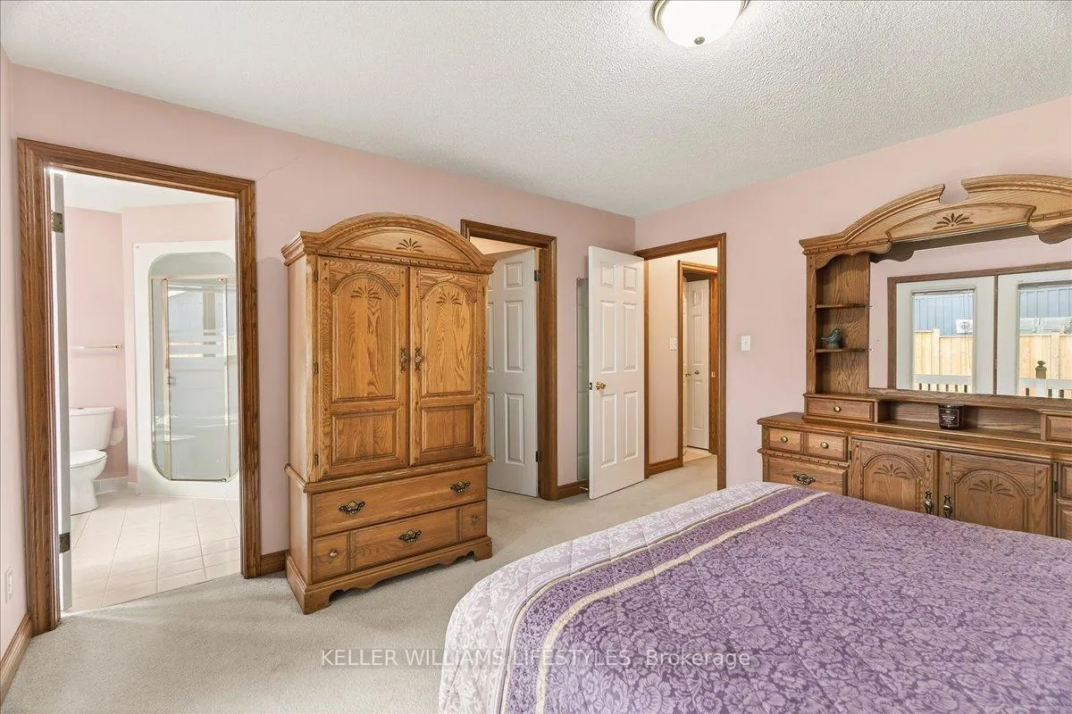 Photo 26 of 20 Treadwell Street, Aylmer — HOMEH