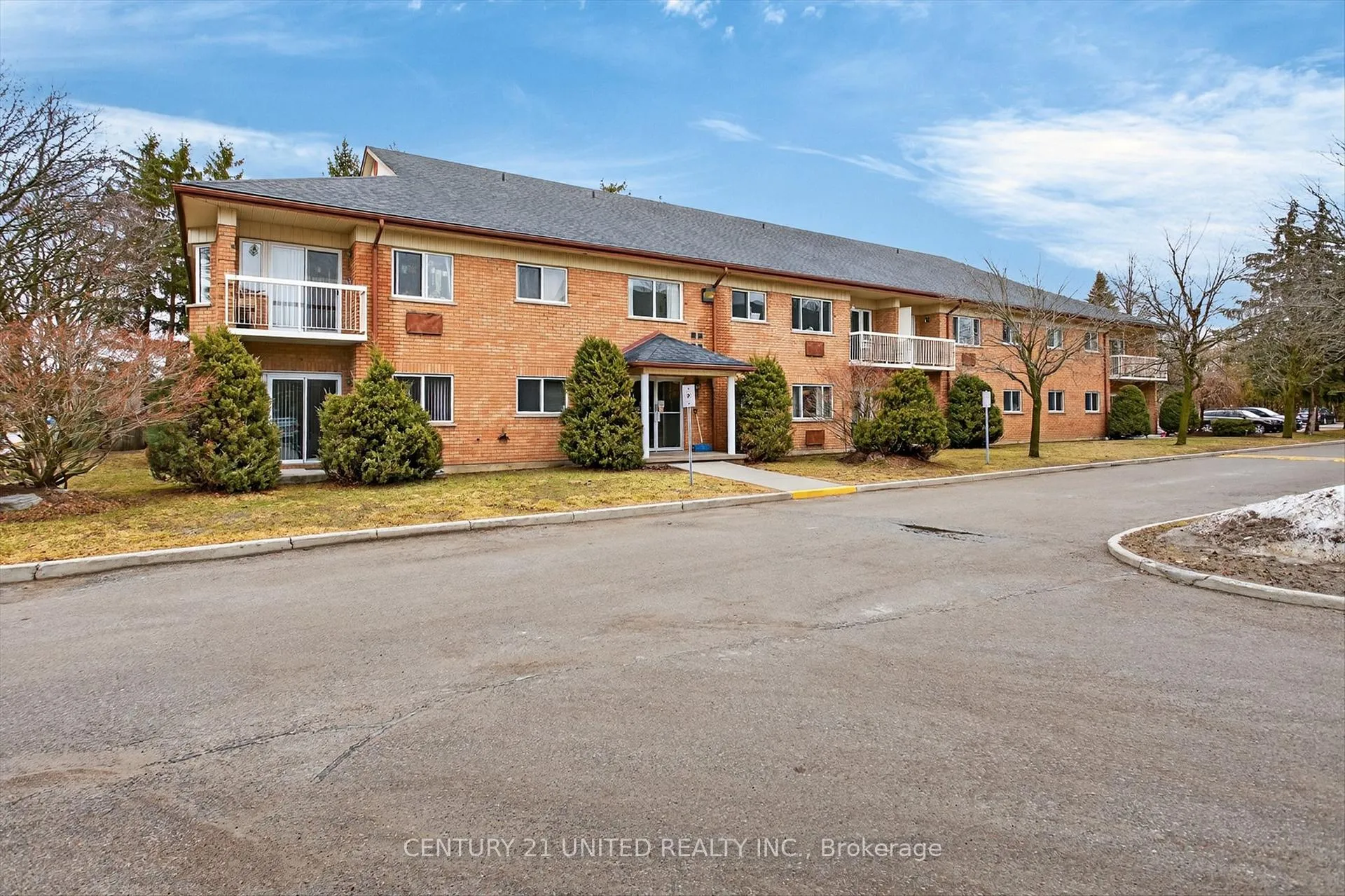 Photo 3 of Unit 206, 920 Ford Street, Peterborough, Otonabee Ward 1 — HOMEH