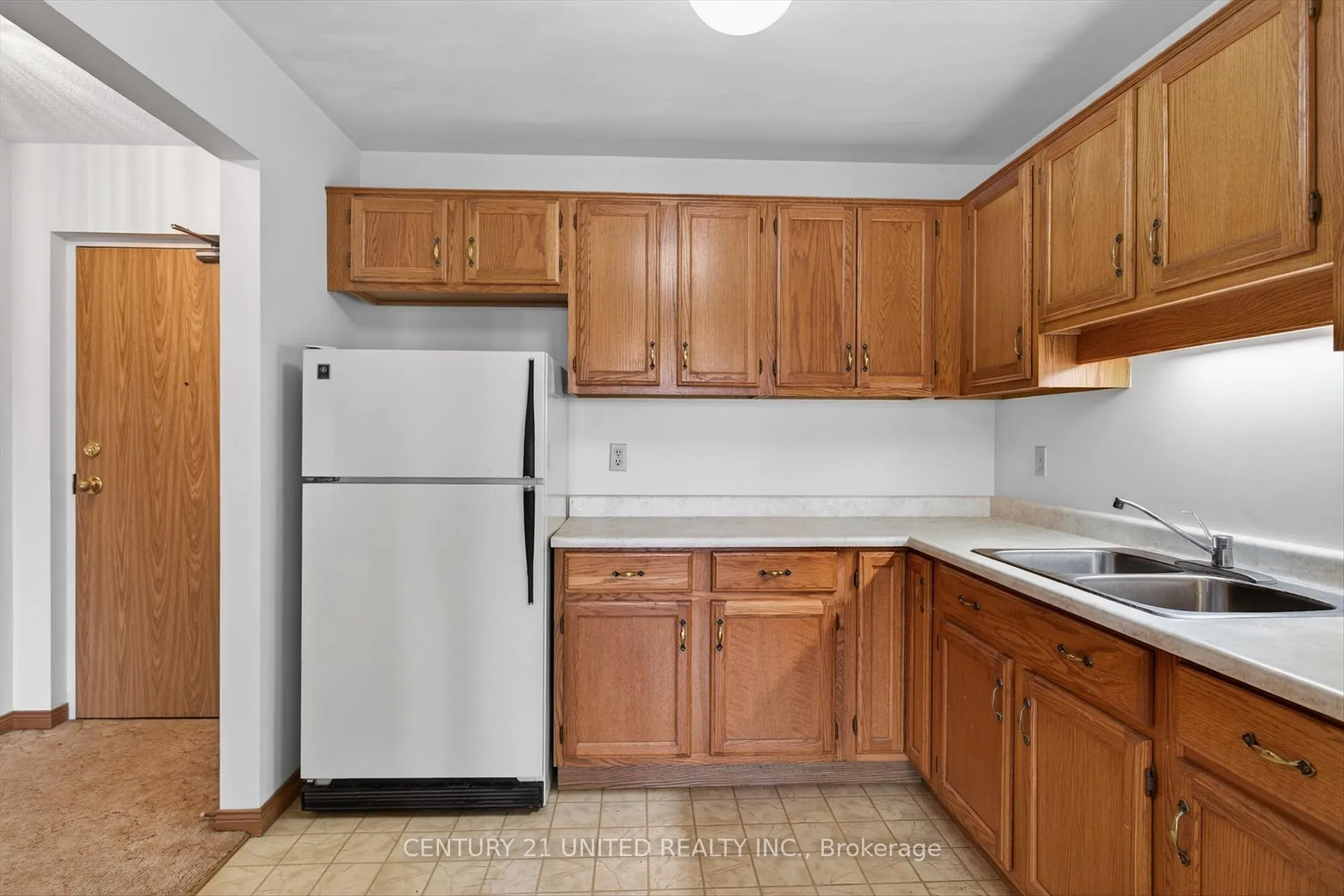 Photo 9 of Unit 206, 920 Ford Street, Peterborough, Otonabee Ward 1 — HOMEH