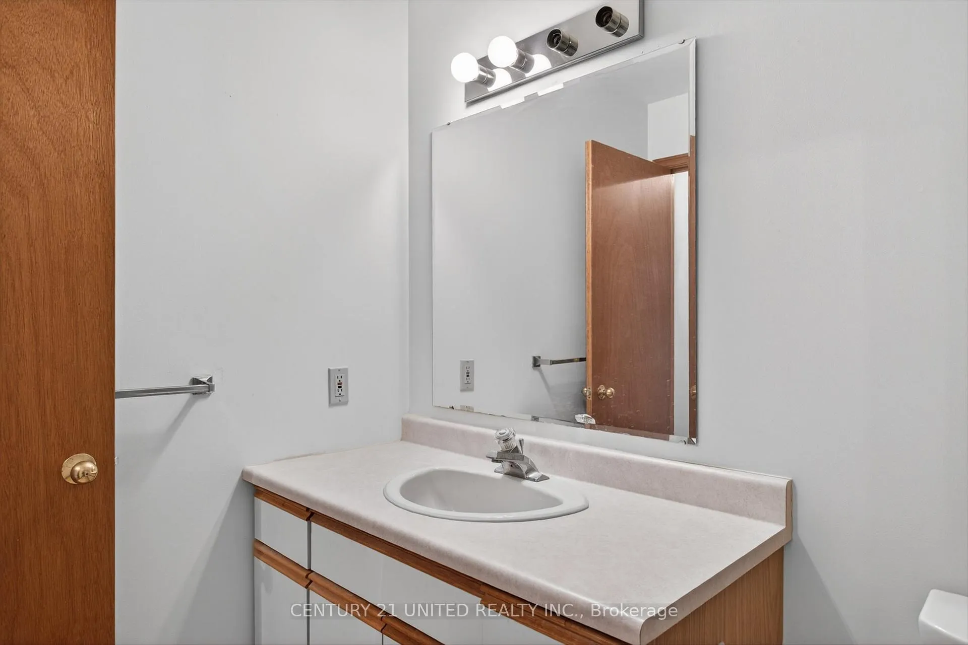 Photo 23 of Unit 206, 920 Ford Street, Peterborough, Otonabee Ward 1 — HOMEH