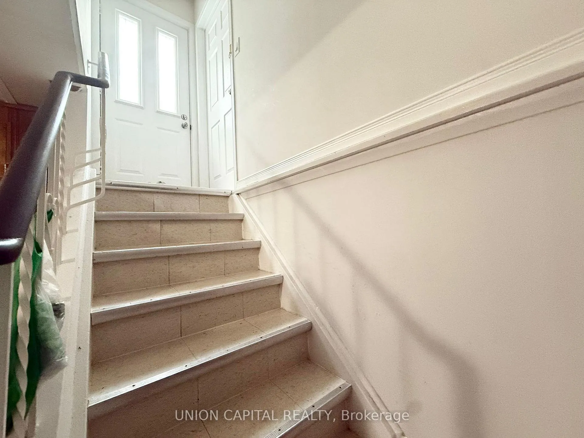 Photo 2 of Unit Lower, 38 Deepdale Drive, Scarborough, Agincourt North — HOMEH