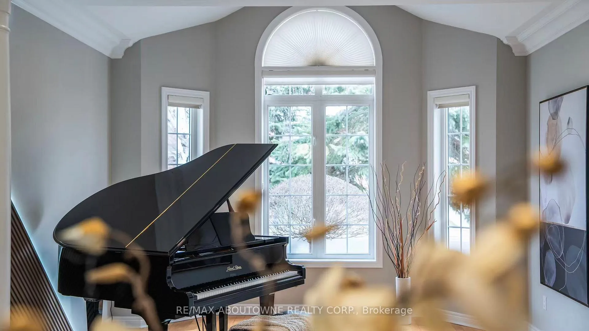 Photo 6 of 22 Siderno Crescent, Vaughan, East Woodbridge — HOMEH