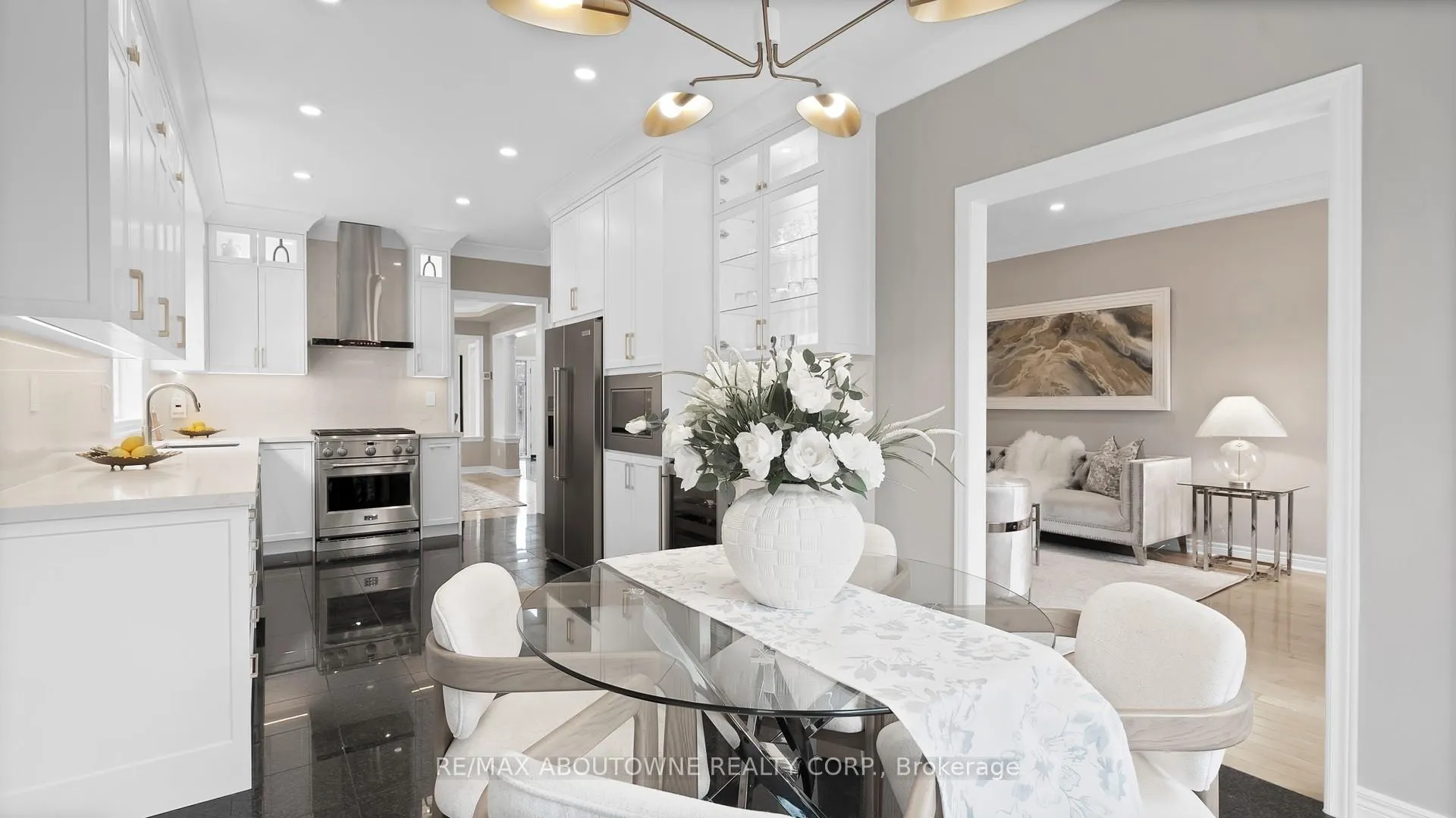 Photo 16 of 22 Siderno Crescent, Vaughan, East Woodbridge — HOMEH