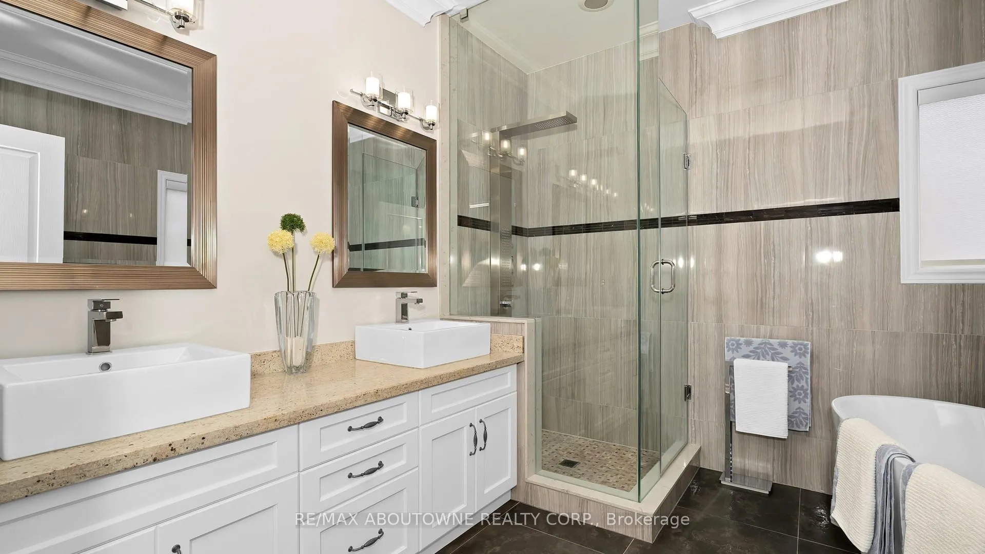 Photo 27 of 22 Siderno Crescent, Vaughan, East Woodbridge — HOMEH