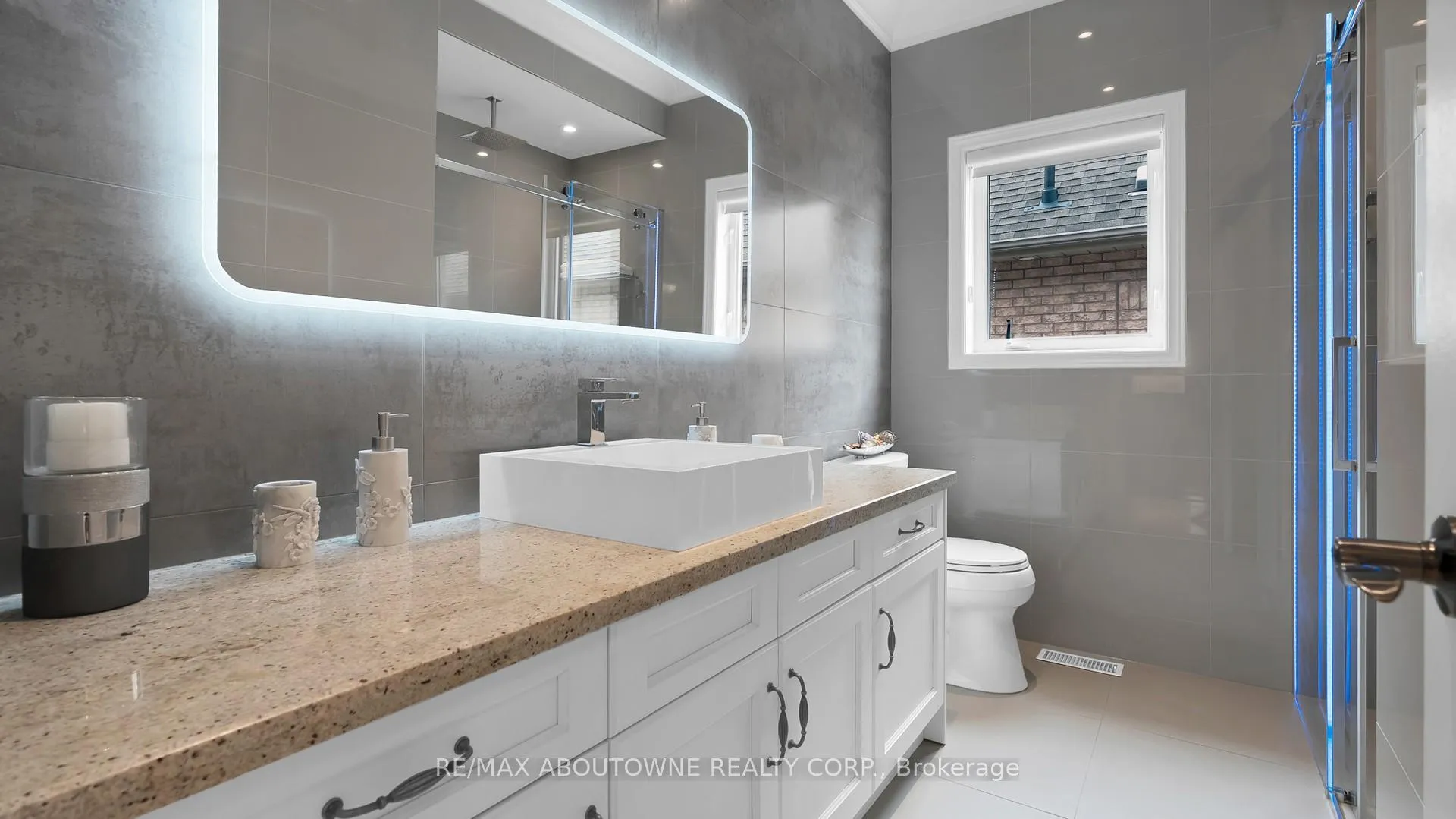 Photo 29 of 22 Siderno Crescent, Vaughan, East Woodbridge — HOMEH