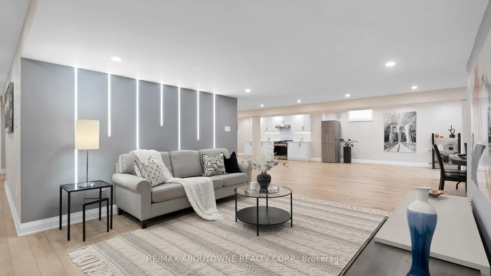 Photo 34 of 22 Siderno Crescent, Vaughan, East Woodbridge — HOMEH