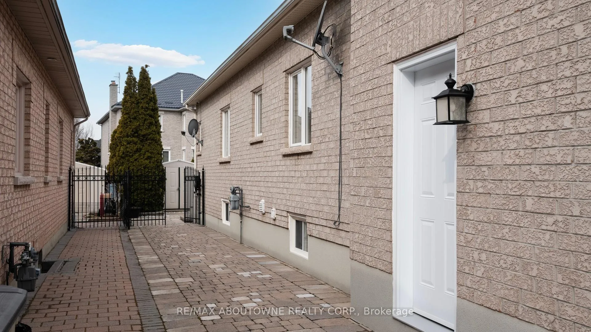 Photo 41 of 22 Siderno Crescent, Vaughan, East Woodbridge — HOMEH