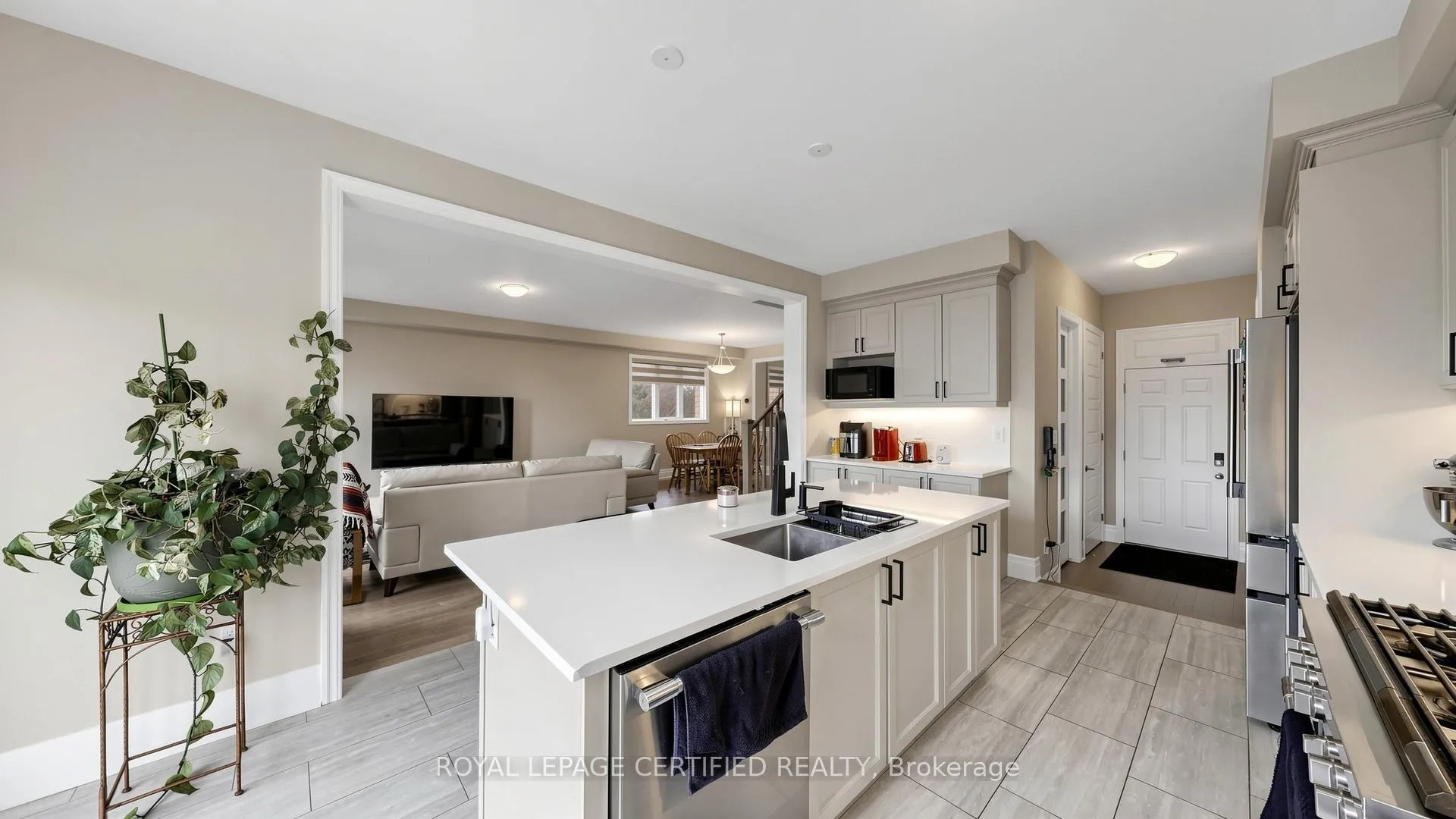 Photo 9 of 361 Marigold Crescent, Milton, Walker — HOMEH