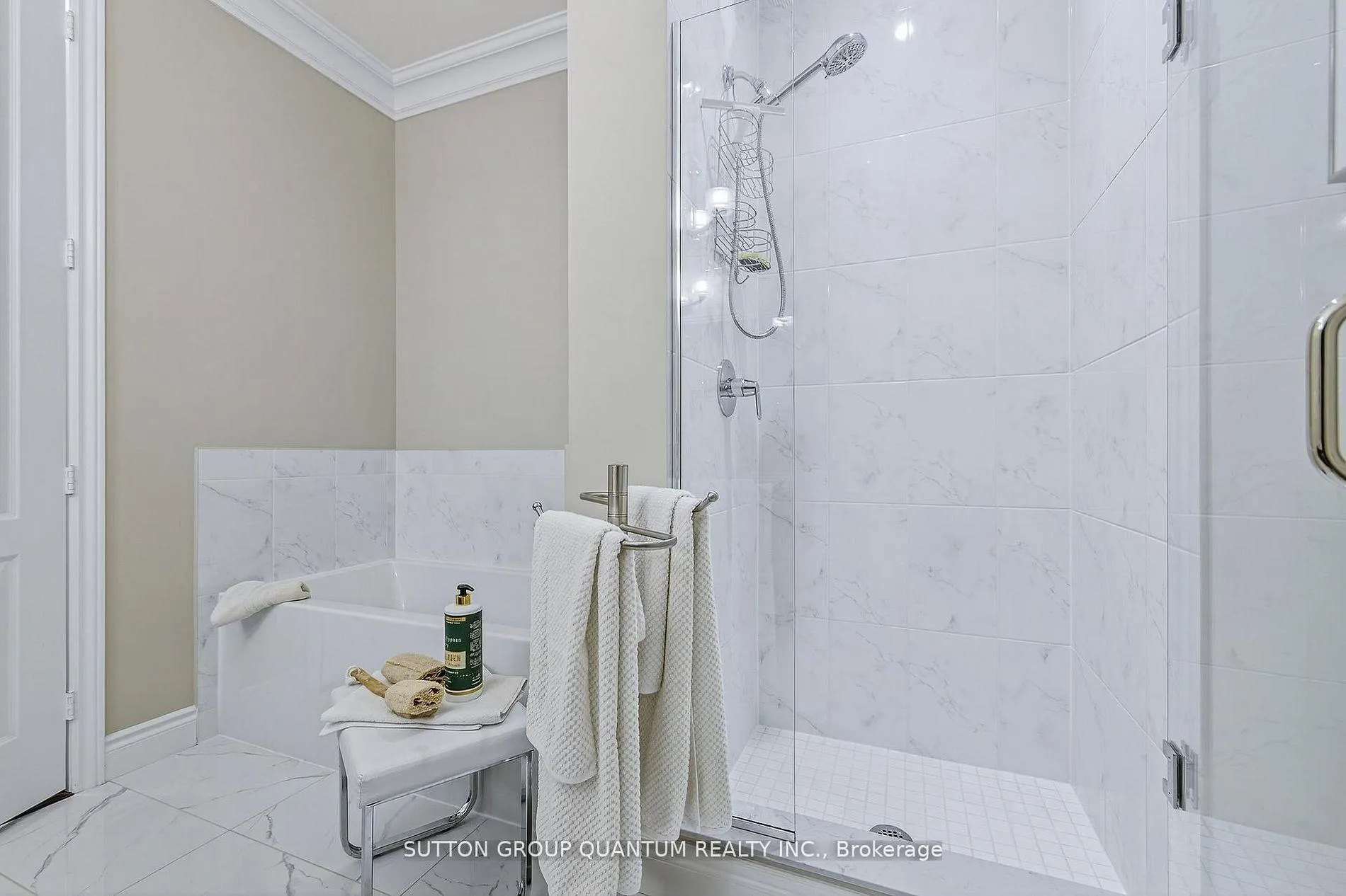 Photo 17 of Unit 606, 90 Orchard Point Road, Orillia — HOMEH