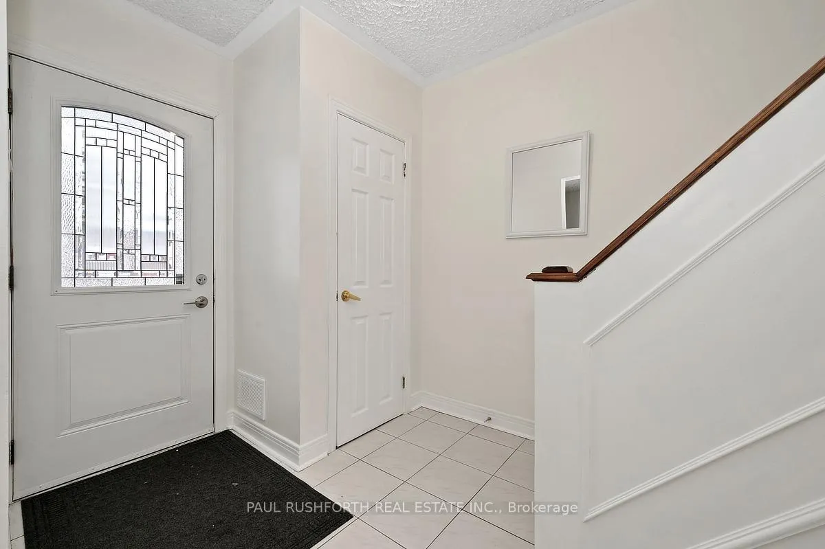 Photo 3 of 2433 Clementine Boulevard, Ottawa, Heron Park — HOMEH