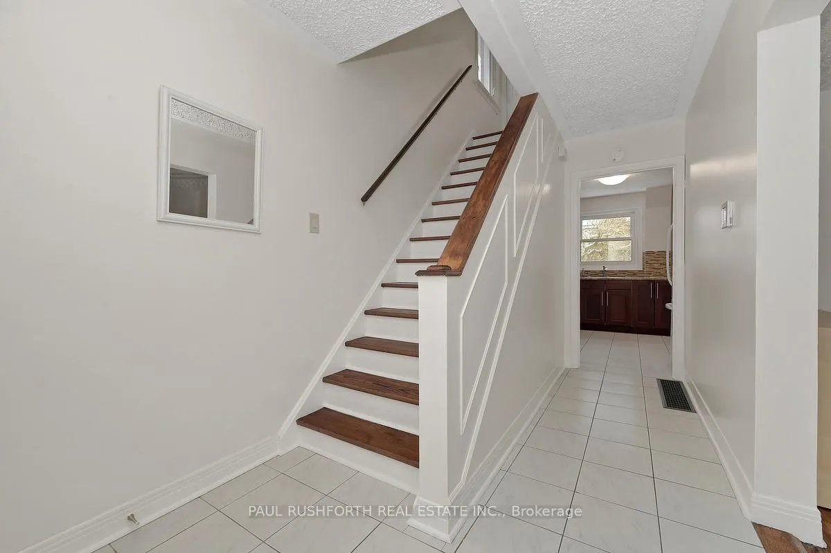 Photo 4 of 2433 Clementine Boulevard, Ottawa, Heron Park — HOMEH