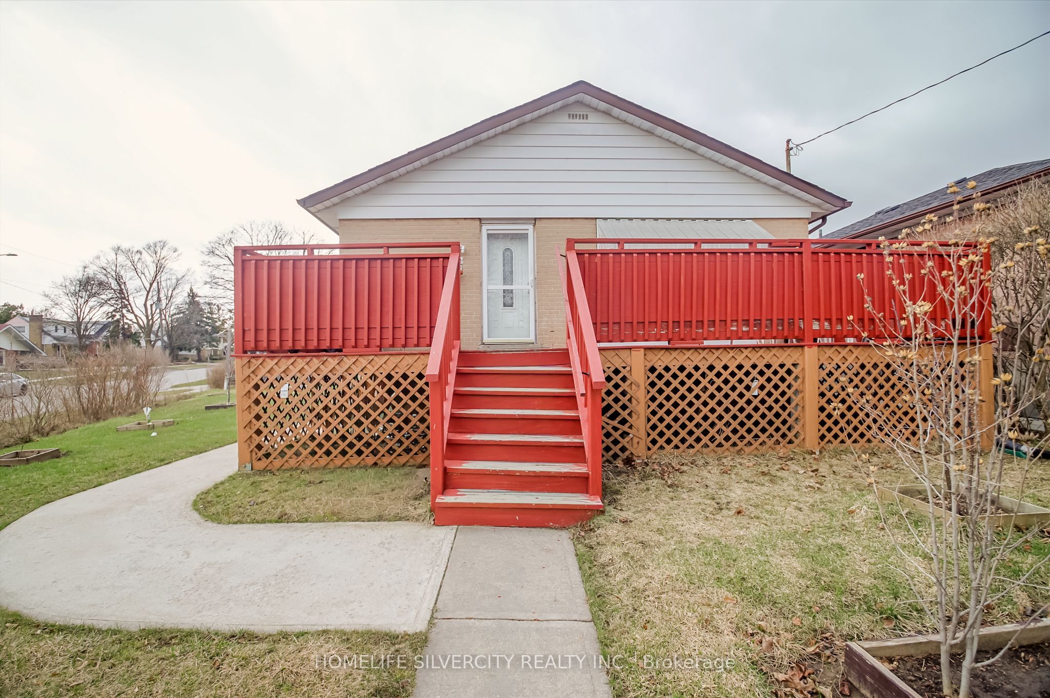 Front of 10 Coppermill Drive