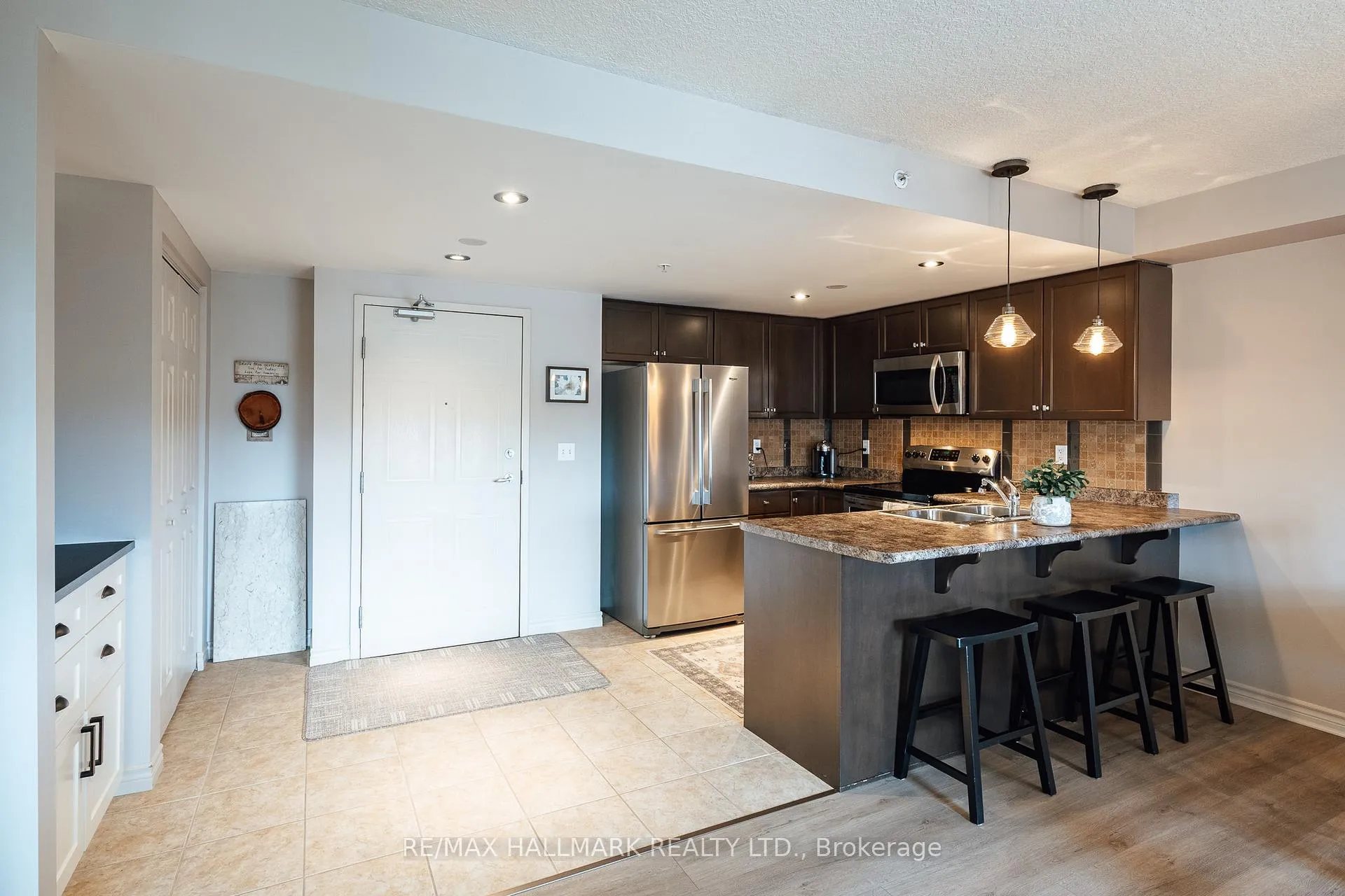 Photo 5 of Unit 408, 39 Goodwin Drive, Guelph, Pineridge/Westminster Woods — HOMEH