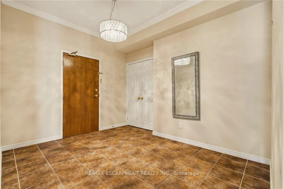 Photo 4 of Unit 703, 4000 Creekside Drive, Hamilton, Dundas — HOMEH
