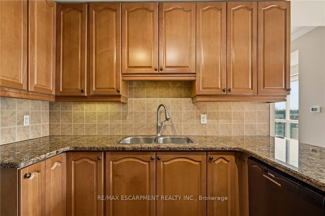 Photo 10 of Unit 703, 4000 Creekside Drive, Hamilton, Dundas — HOMEH