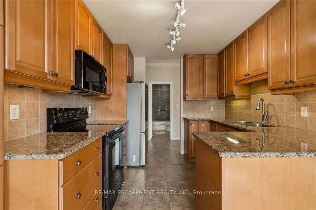 Photo 11 of Unit 703, 4000 Creekside Drive, Hamilton, Dundas — HOMEH
