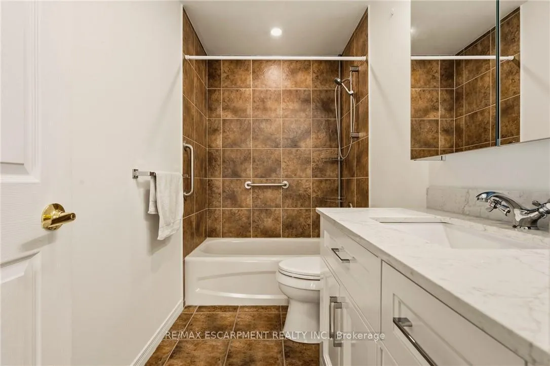 Photo 31 of Unit 703, 4000 Creekside Drive, Hamilton, Dundas — HOMEH