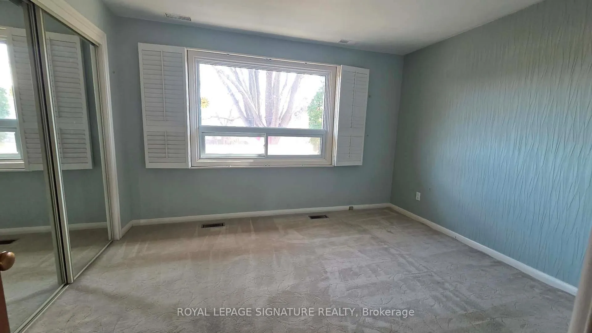 Photo 5 of Unit Mainfloor, 42 Jubilee Crescent, North York, Humberlea-Pelmo Park — HOMEH