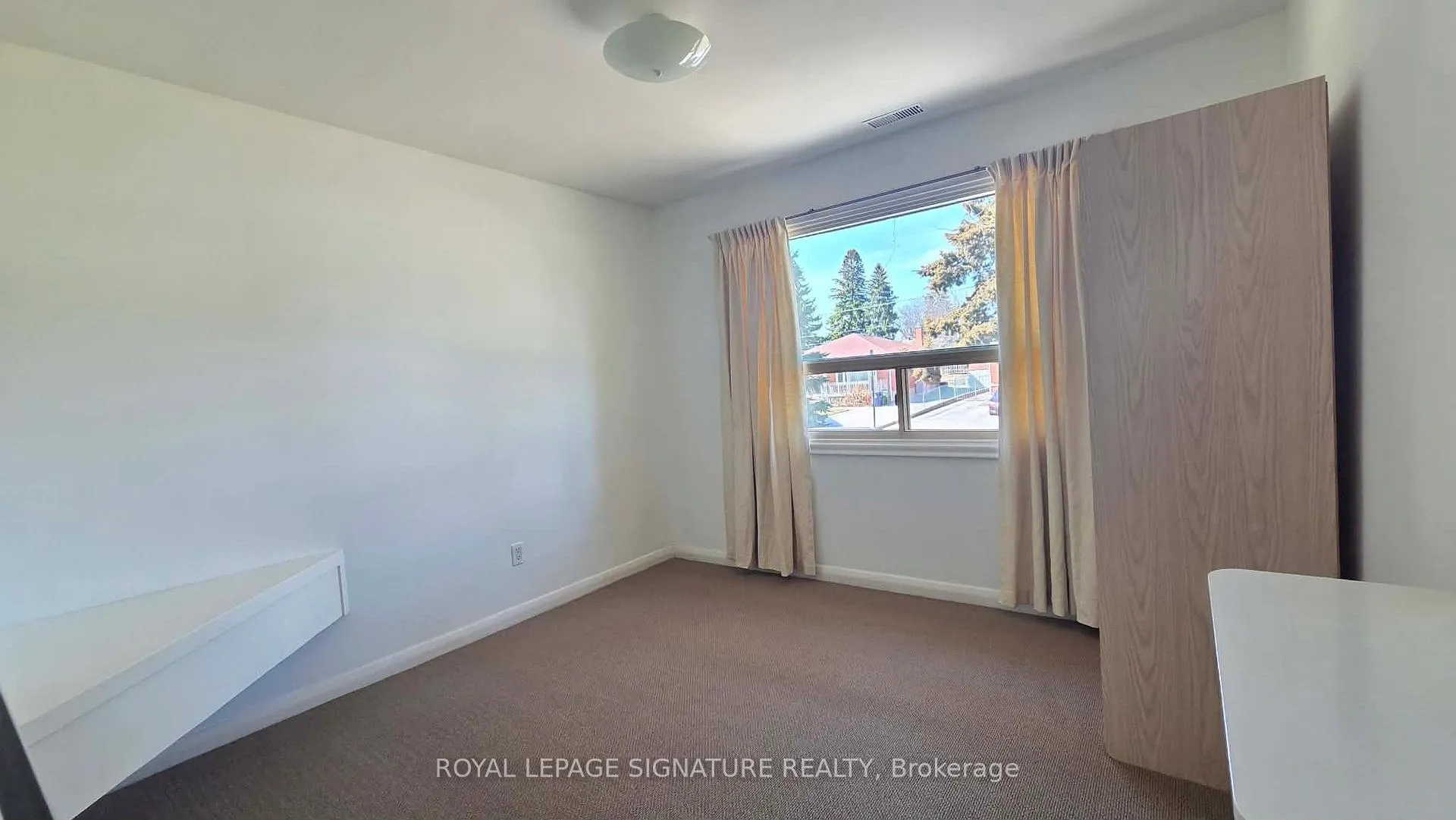 Photo 7 of Unit Mainfloor, 42 Jubilee Crescent, North York, Humberlea-Pelmo Park — HOMEH