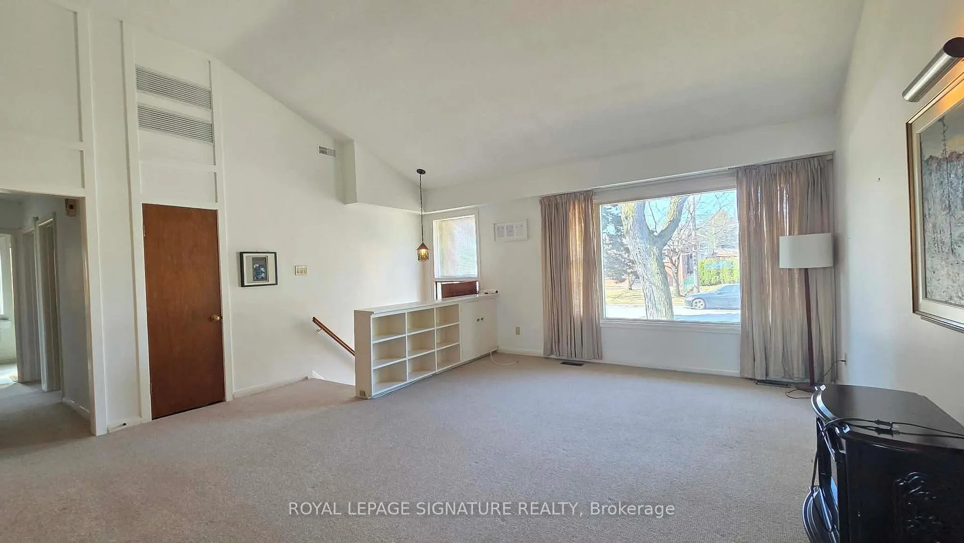 Photo 10 of Unit Mainfloor, 42 Jubilee Crescent, North York, Humberlea-Pelmo Park — HOMEH