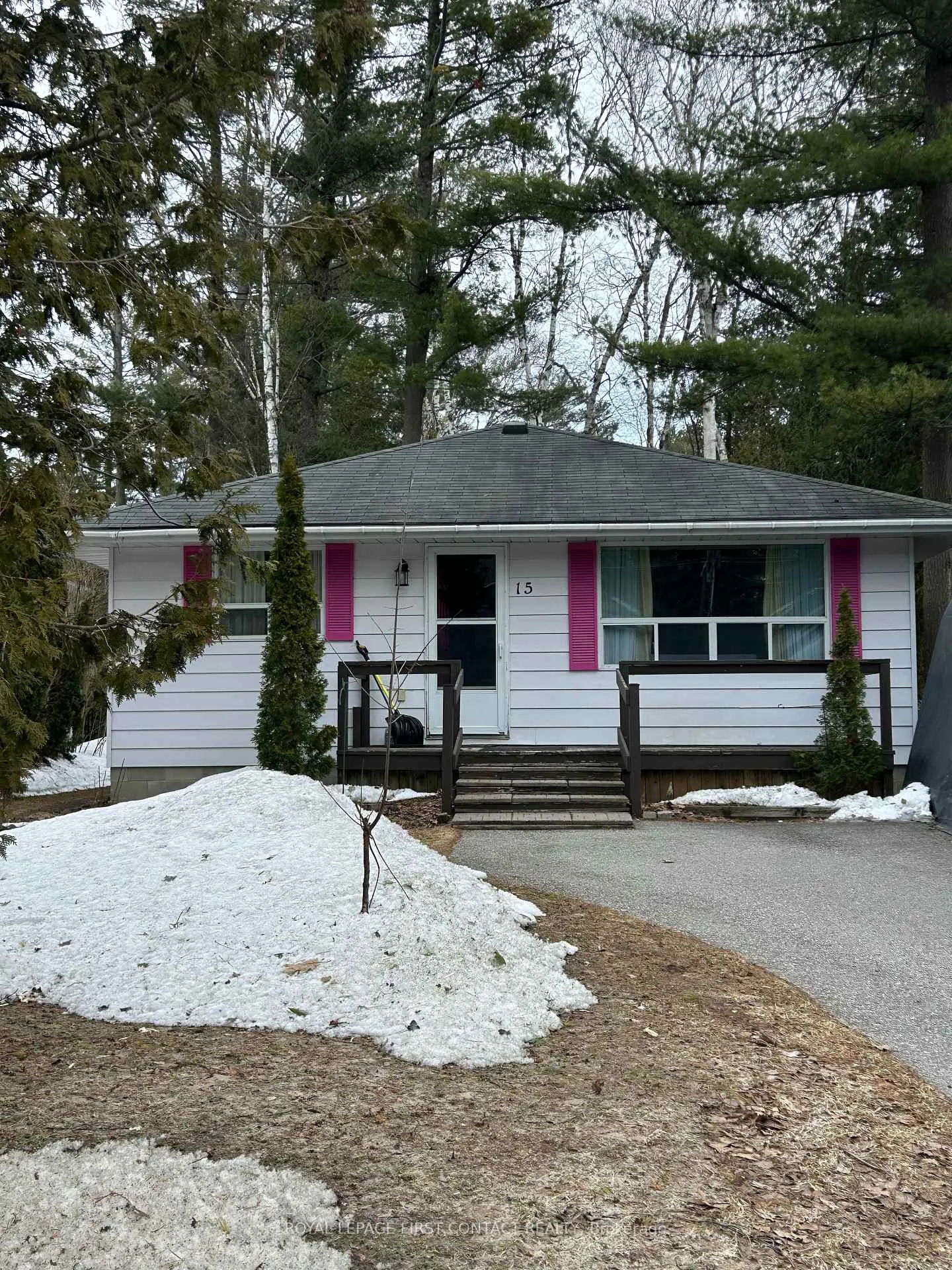 Photo 1 of 15 51st Street S, Wasaga Beach — HOMEH