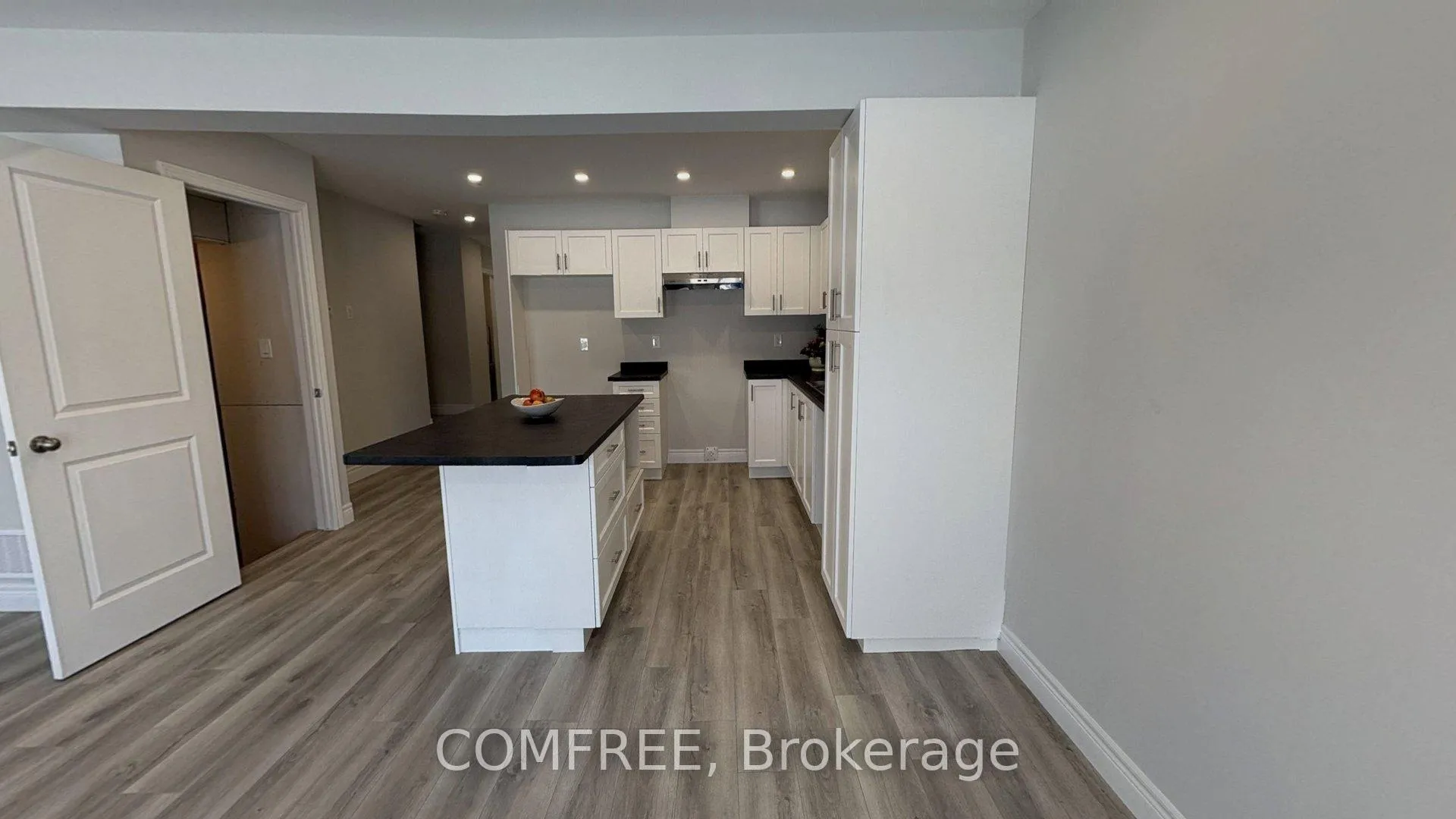 Photo 5 of 31 McConnell Crescent, Bracebridge, Macaulay — HOMEH