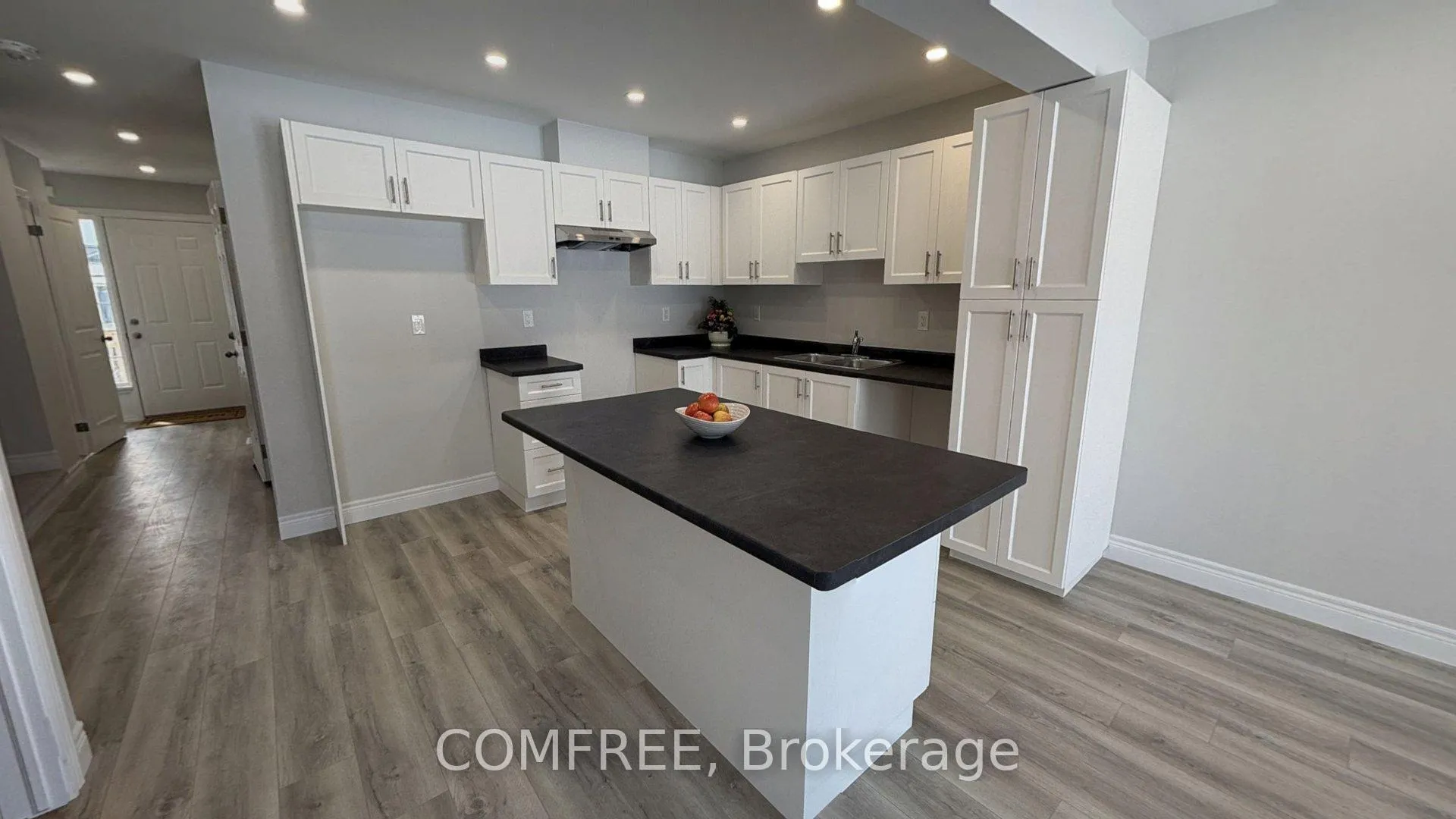 Photo 6 of 31 McConnell Crescent, Bracebridge, Macaulay — HOMEH