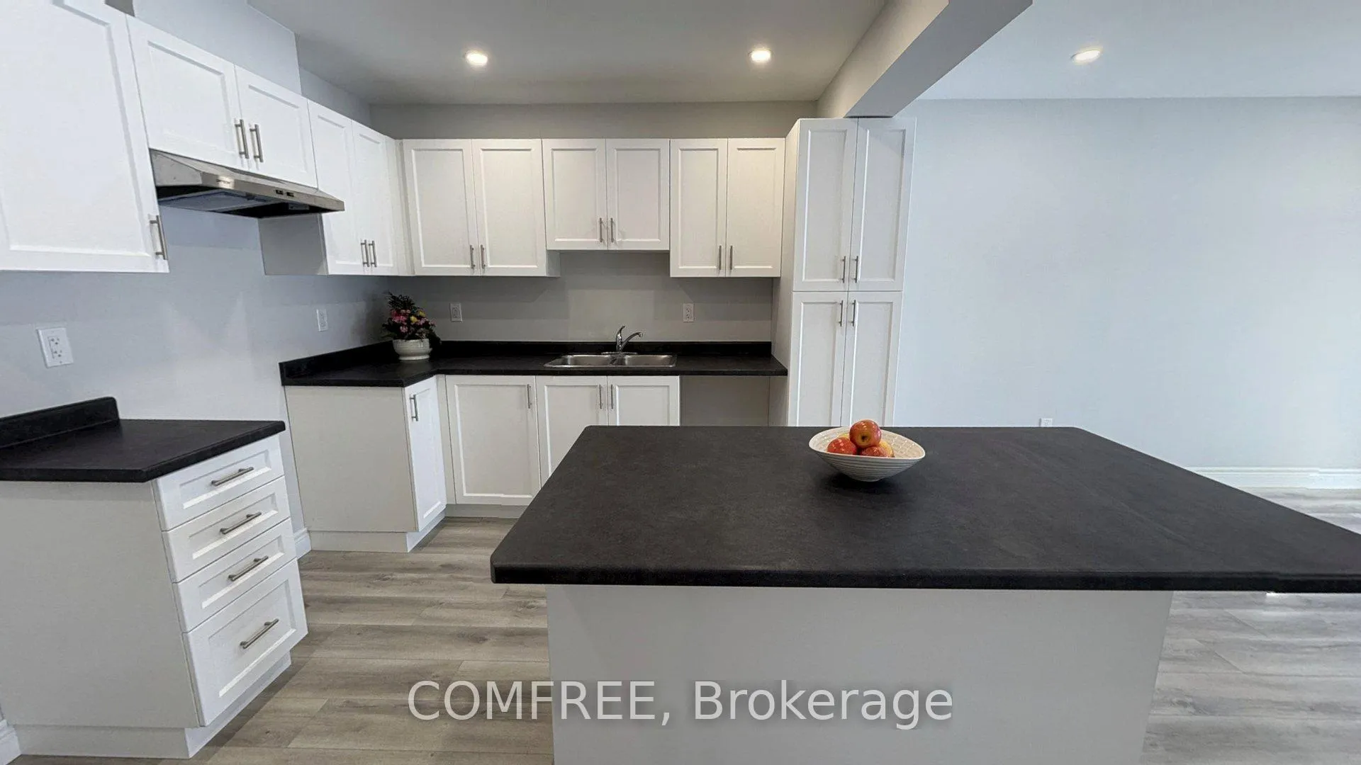 Photo 7 of 31 McConnell Crescent, Bracebridge, Macaulay — HOMEH