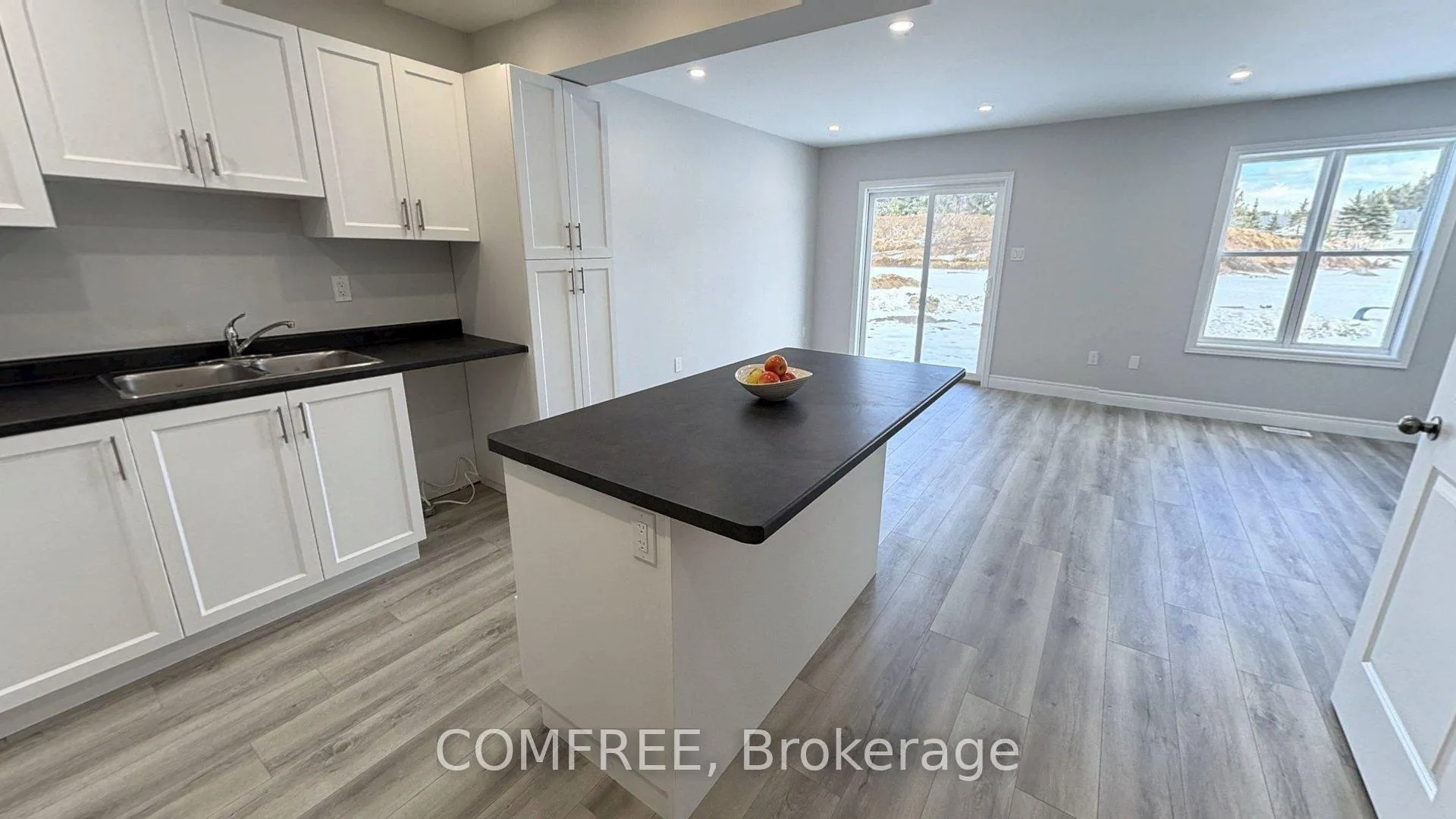 Photo 8 of 31 McConnell Crescent, Bracebridge, Macaulay — HOMEH